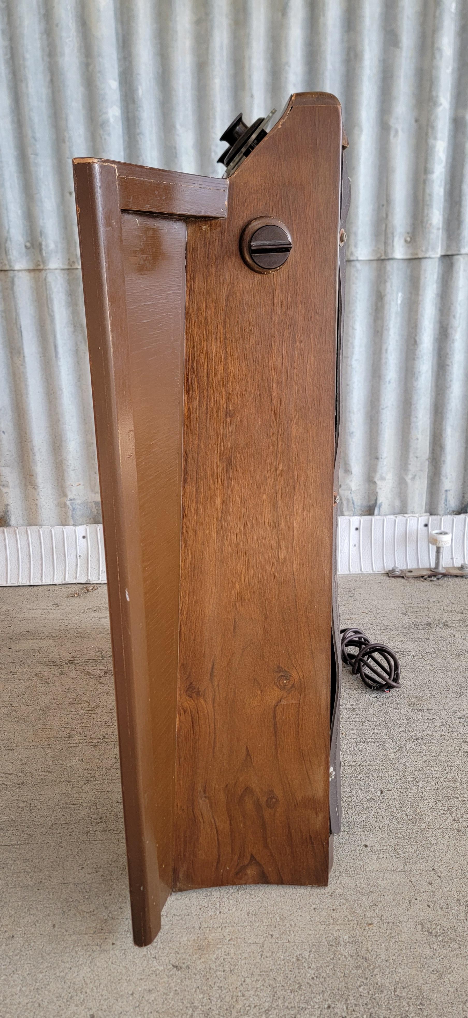 Walnut Gordon Russell Murphy 146 Standing Radio Circa. 1930's