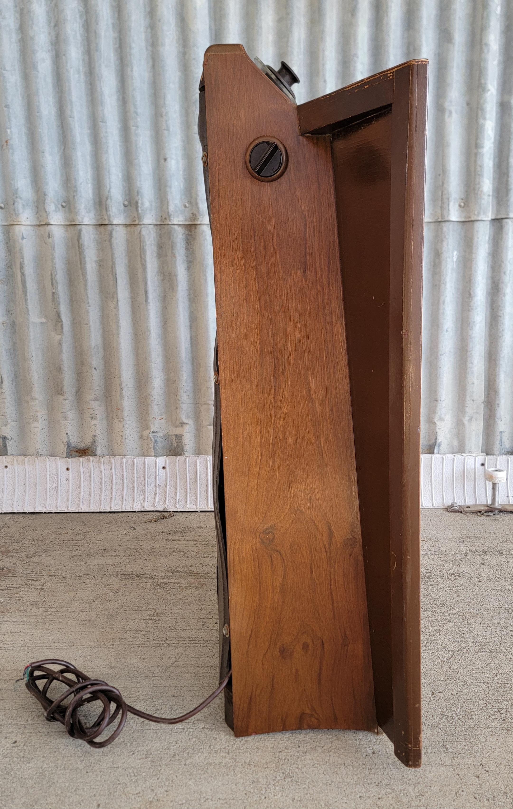 Gordon Russell Murphy 146 Standing Radio Circa. 1930's 1