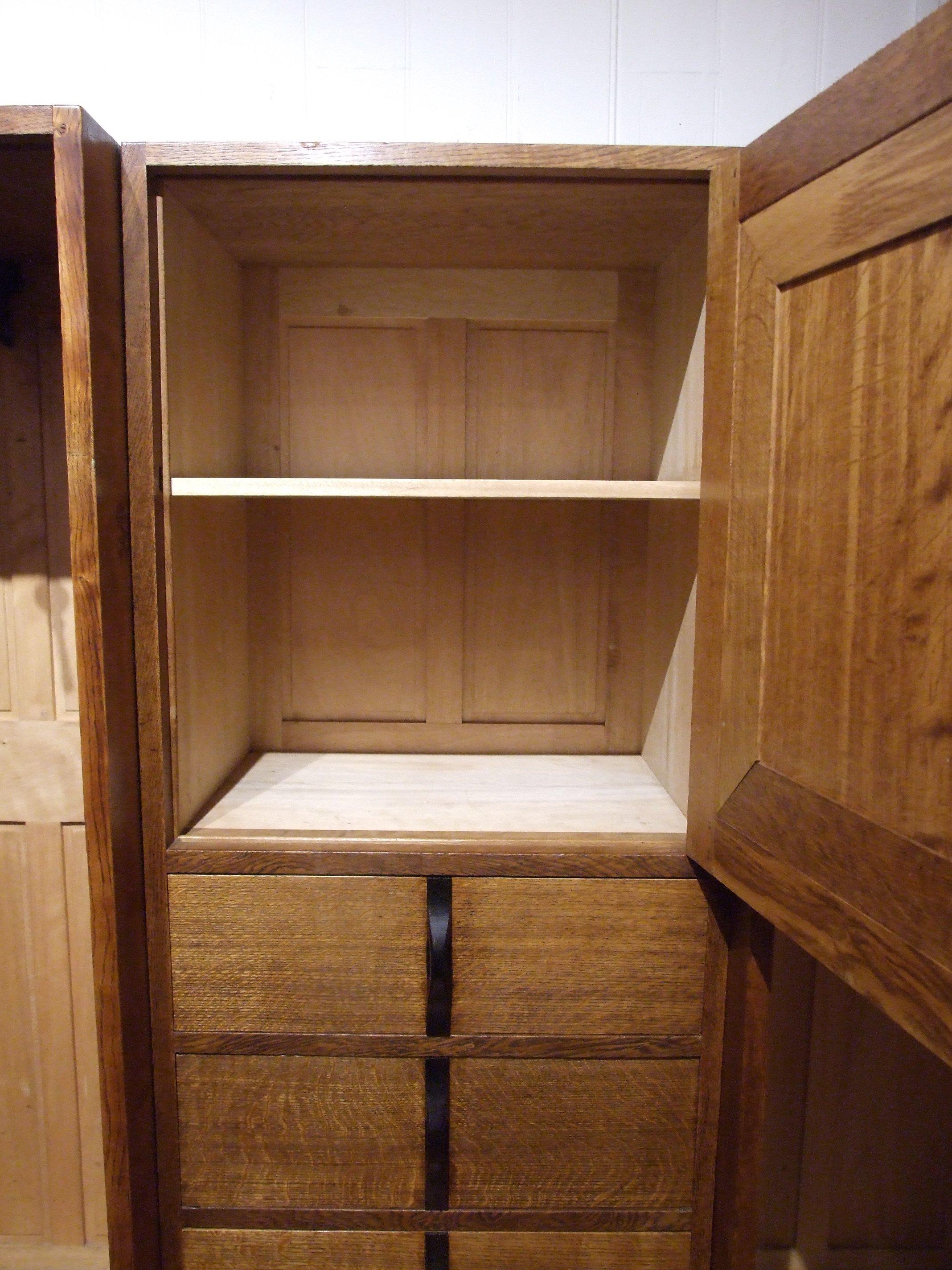 Gordon Russell Oak Wardrobe, 1928 im Zustand „Hervorragend“ im Angebot in London, GB