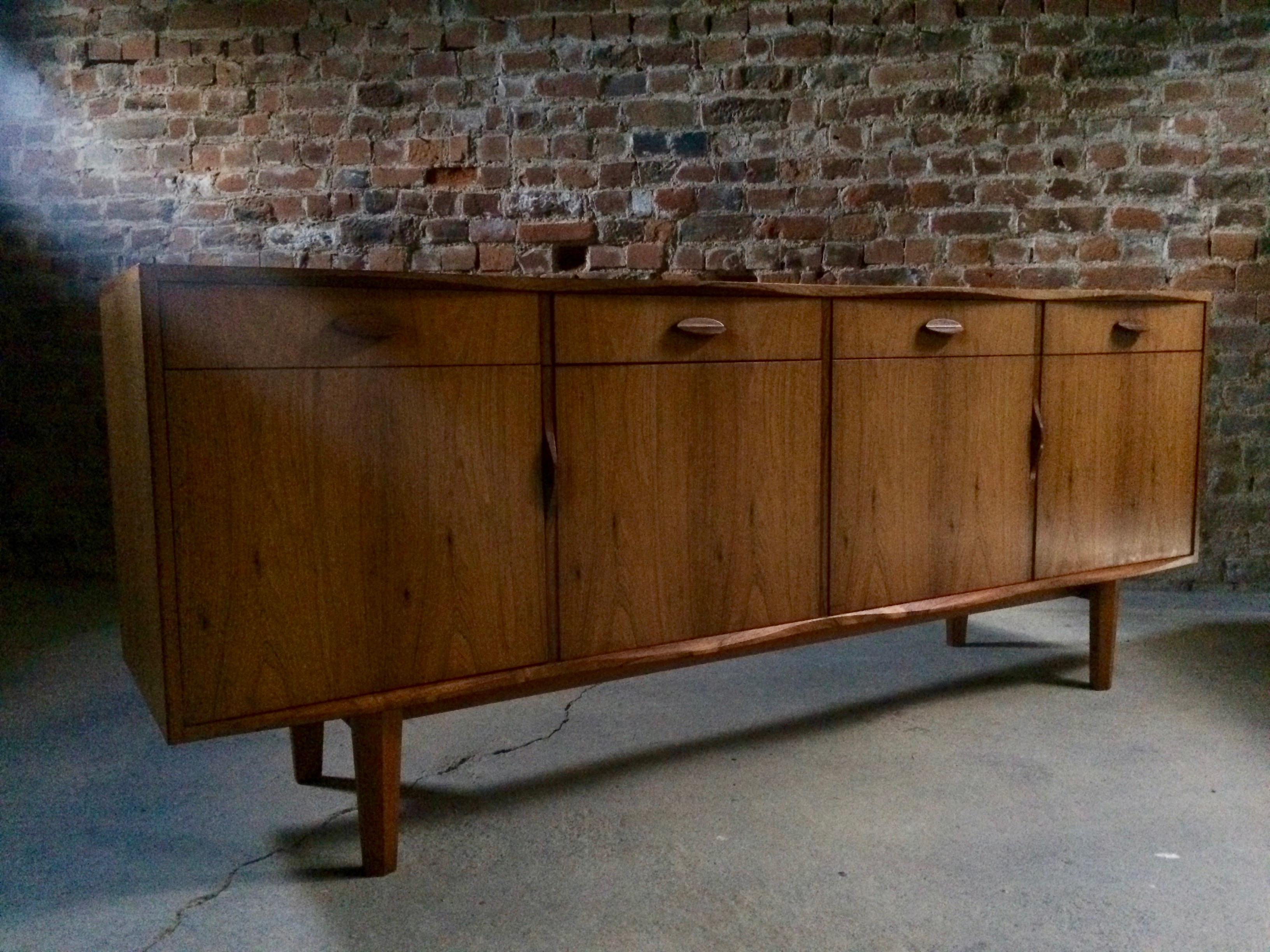 Gordon Russell R818 Rosewood Credenza Sideboard Lee Longlands Burford, 1960s 4