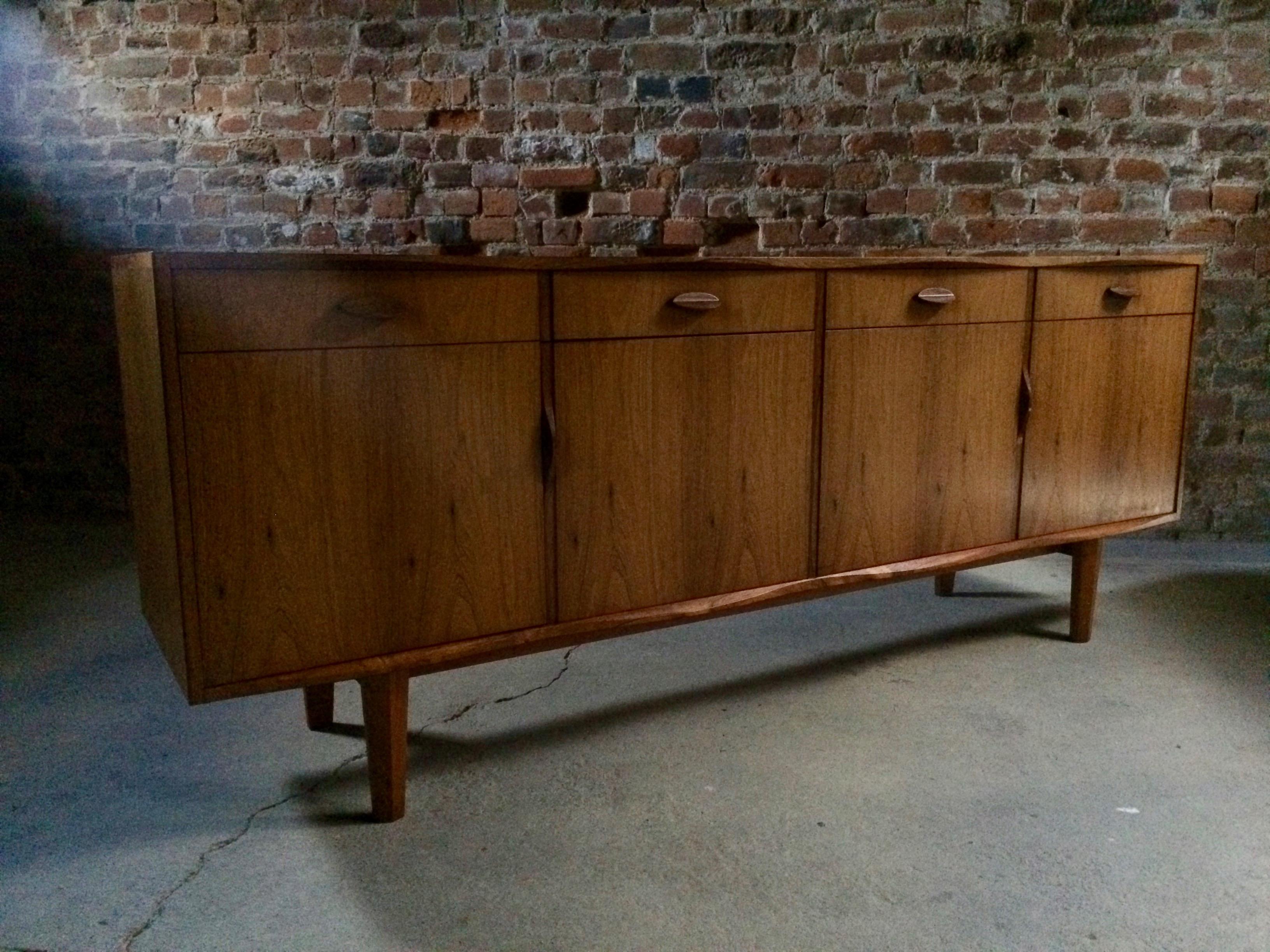 Gordon Russell R818 Rosewood Credenza Sideboard Lee Longlands Burford, 1960s 5