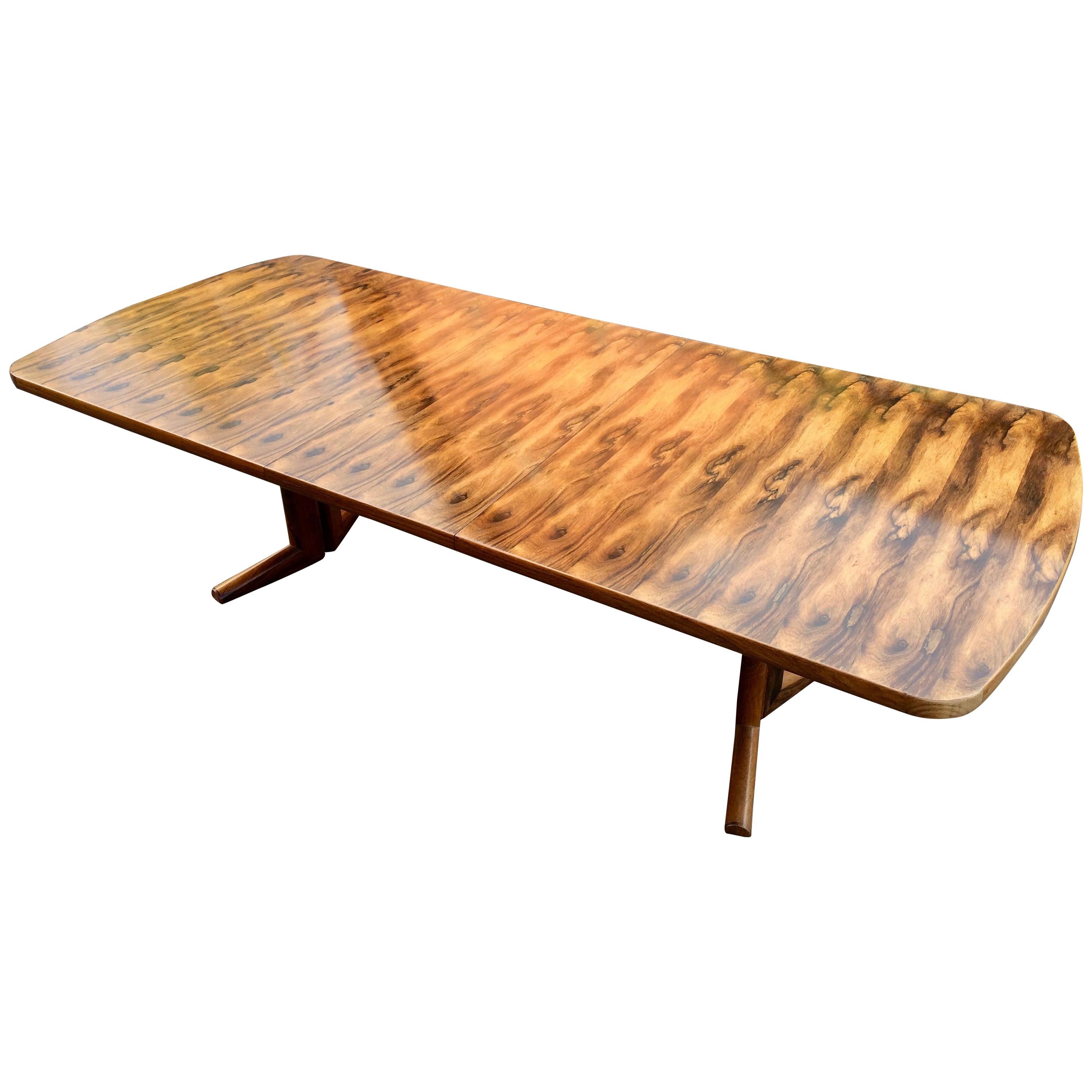 Sublime Gordon Russell 'The Marwood Range' extending dining / boardroom table designed by Martin Hall for Gordon Russell Ltd of Broadway, Material: Figured rosewood - Date: 1970s This table forms part of a suite which we are also selling comprising