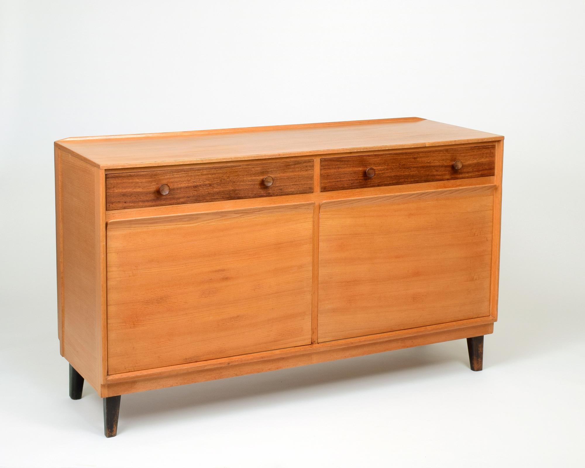 Gordon Russell Sideboard, 1958, Super Functional Mid-Century Elm and Rosewood In Good Condition In London, GB