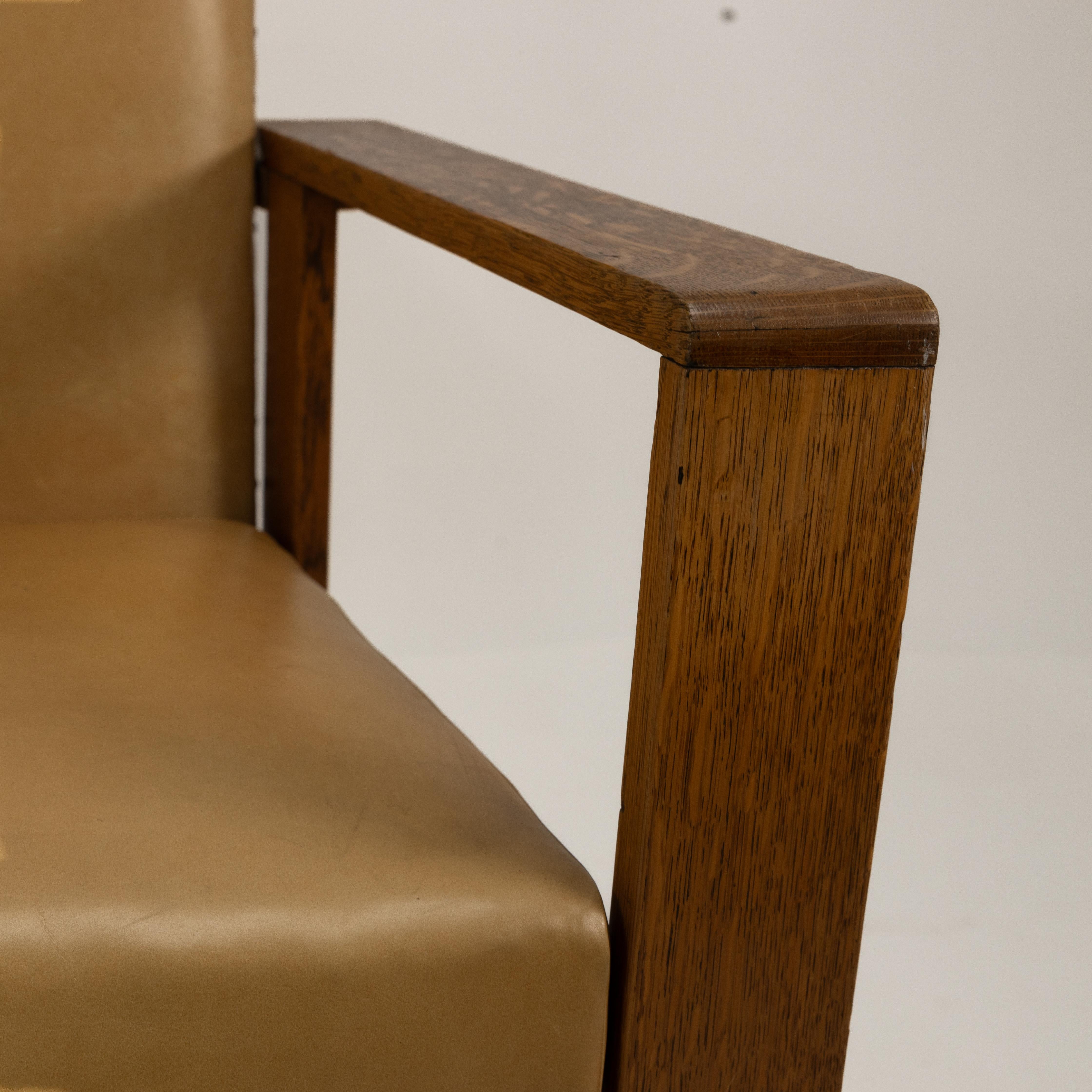 Gordon Russell, W. H. Russell. Paire de fauteuils inclinables en chêne de style Arts & Crafts en vente 4