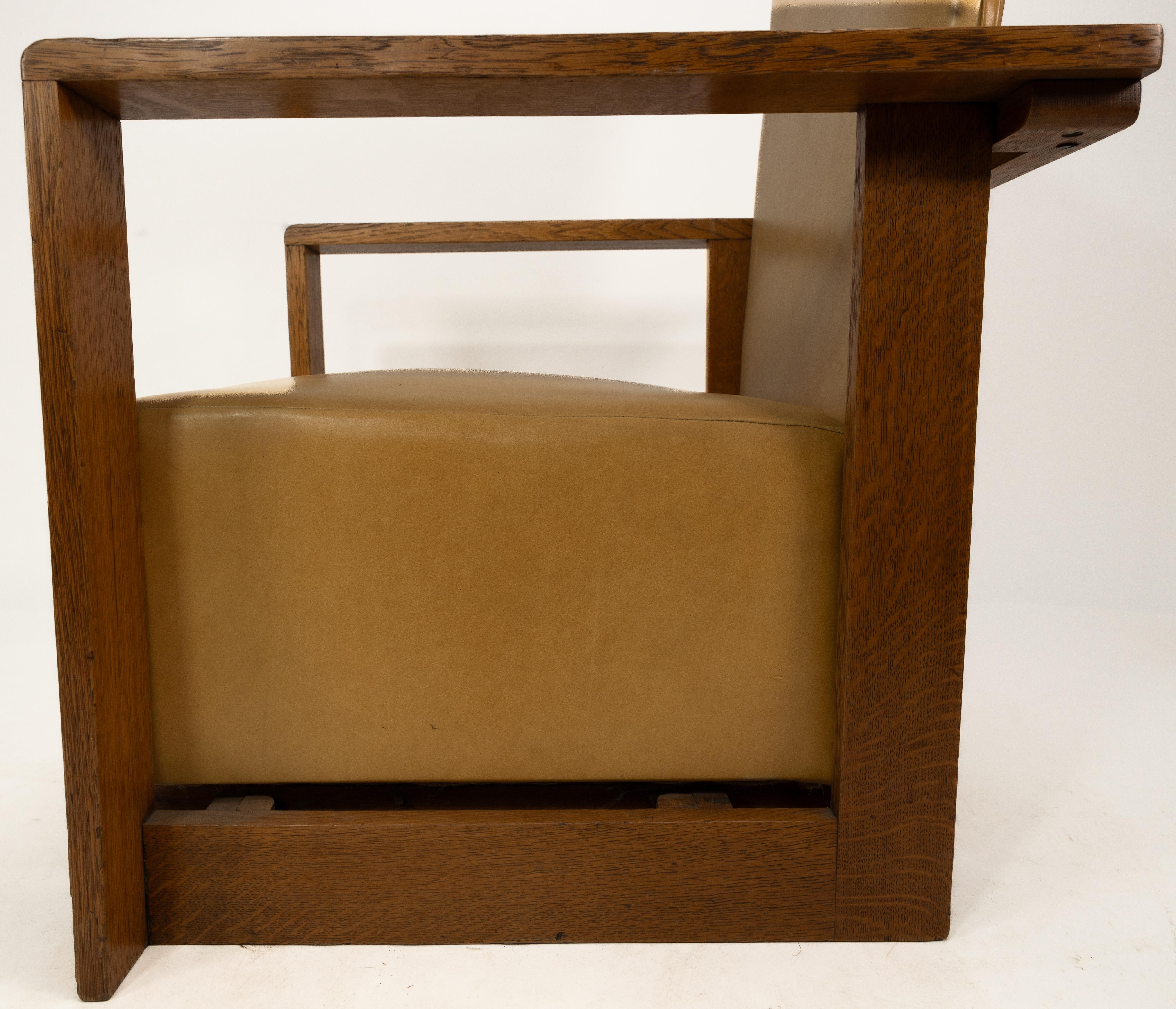 Gordon Russell, W. H. Russell. Paire de fauteuils inclinables en chêne de style Arts & Crafts en vente 7