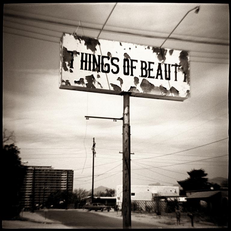 Gordon Stettinius Black and White Photograph – Beauty Things of Beauty, Tuscon, AZ, 1994
