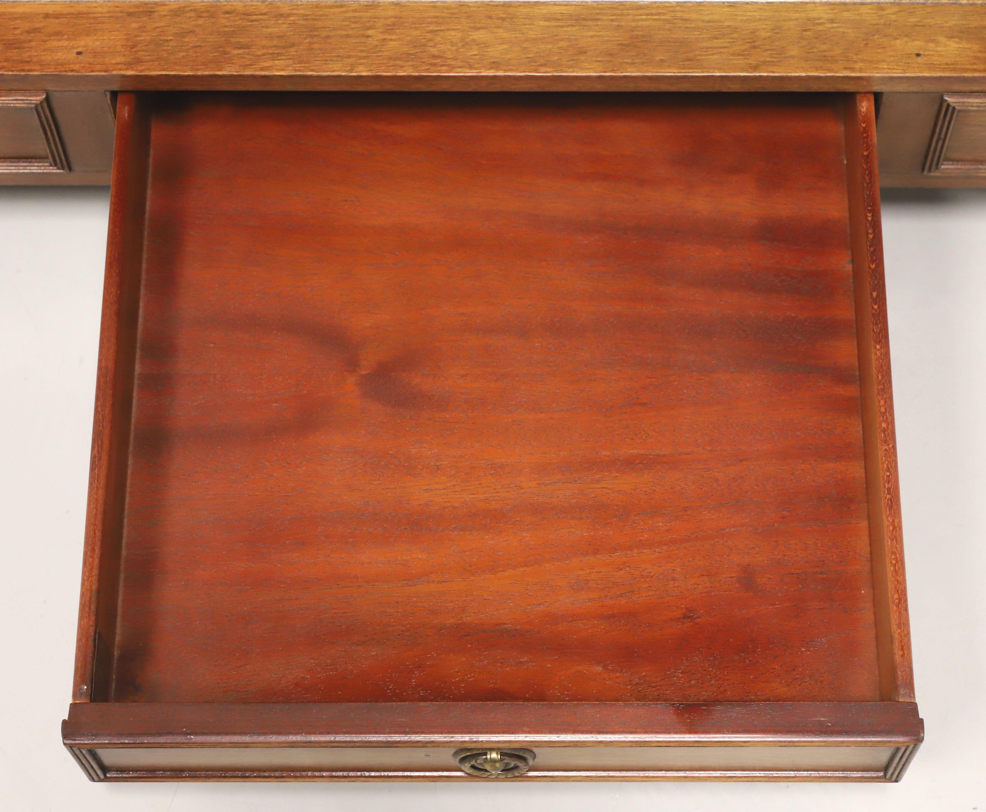 GORDON'S Late 20th Century Mahogany Federal Style Leather Top Coffee Table 3