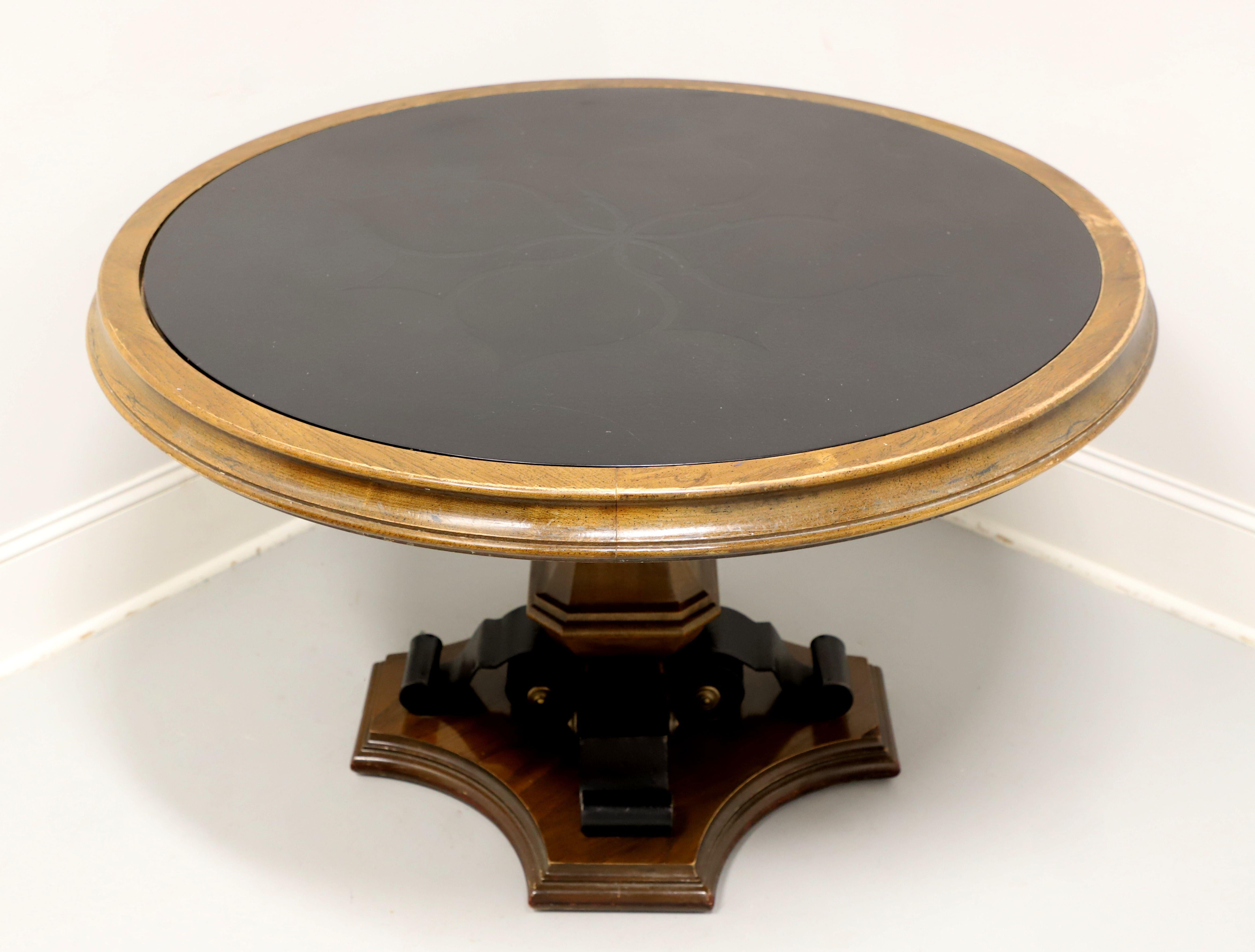 GORDON'S Runder Spieltisch im spanischen Stil des späten 20. Jahrhunderts (Spanisch Kolonial) im Angebot