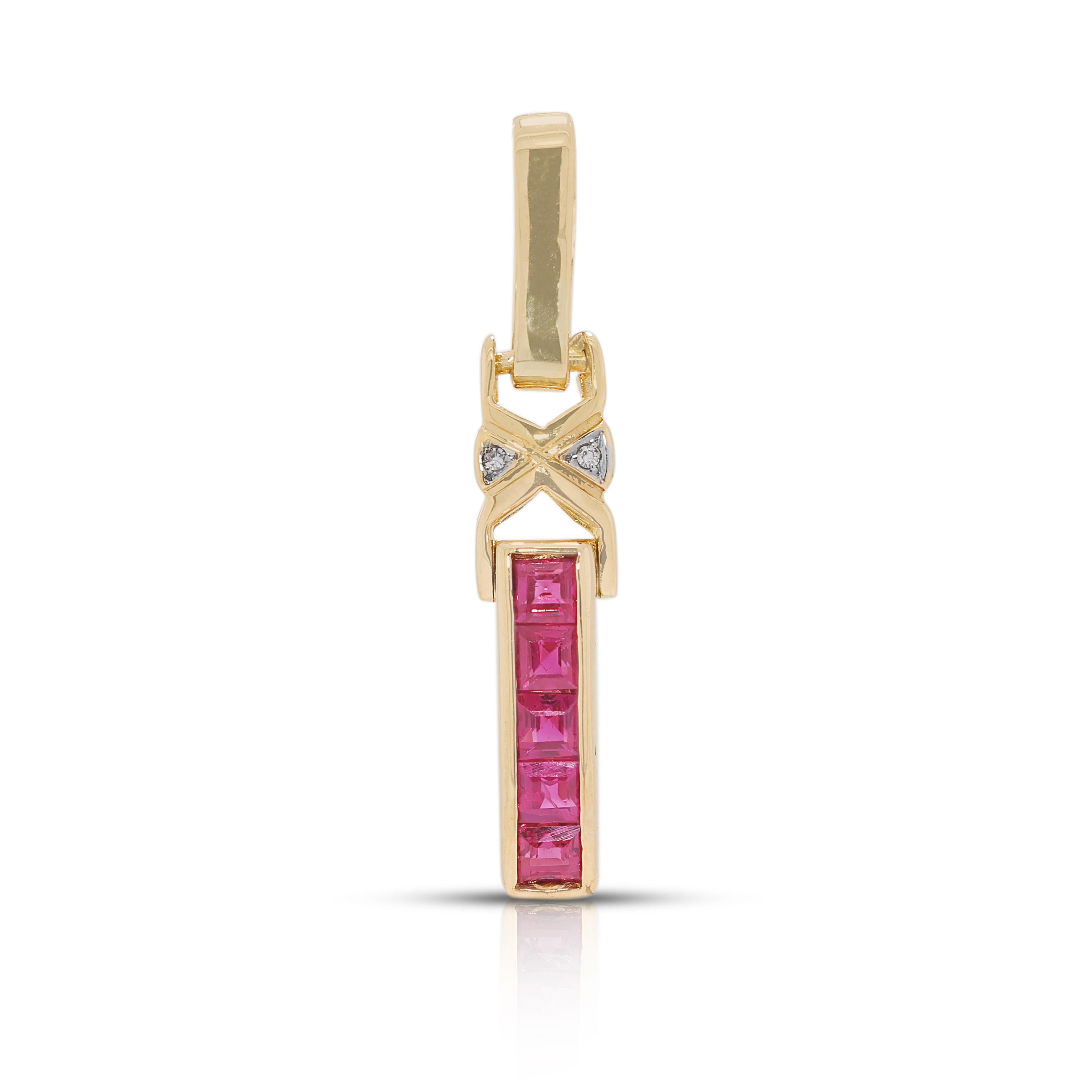 Gorgeous 0.13ct Ruby & Natural Diamond Pendant in 18K Yellow Gold im Angebot 2