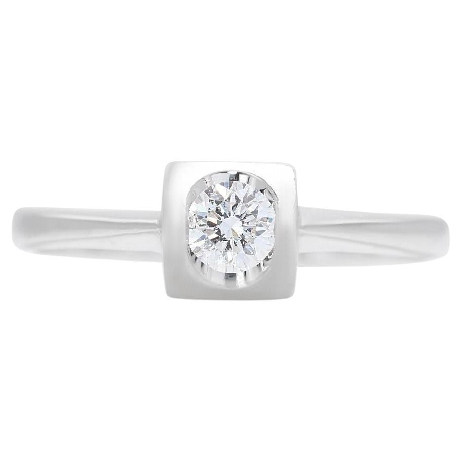 Gorgeous 0.16ct Solitaire Diamond Ring set in 18K White Gold For Sale