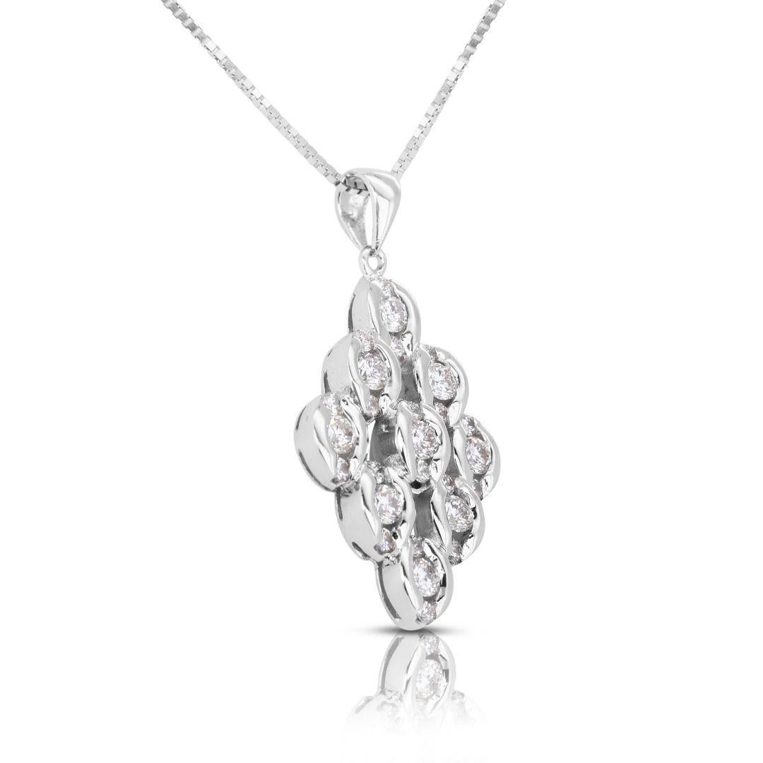 Gorgeous 0.30ct Diamond Pendant in elegant 18K White Gold - (Chain not included) In Excellent Condition For Sale In רמת גן, IL