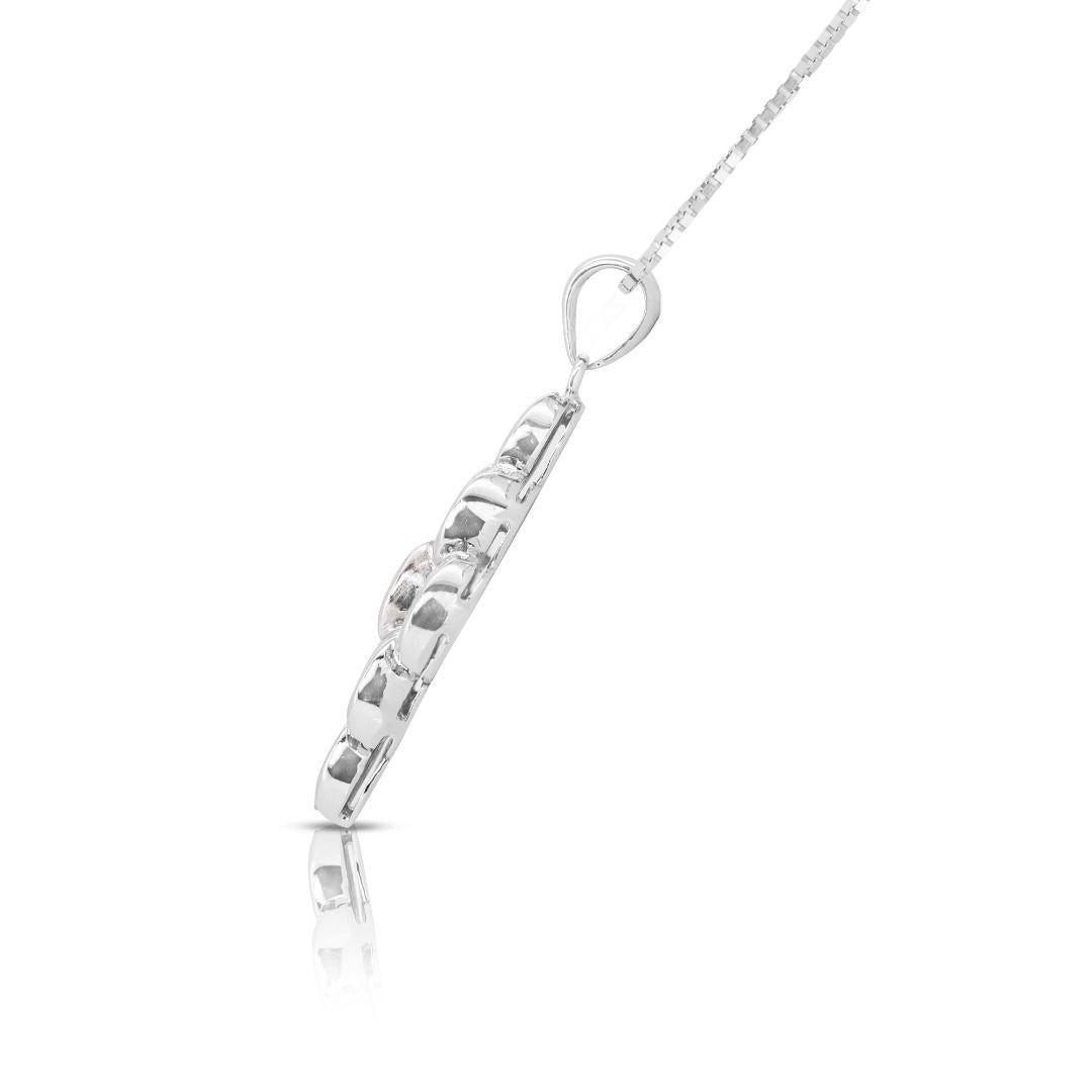 Gorgeous 0.30ct Diamond Pendant in elegant 18K White Gold - (Chain not included) For Sale 1