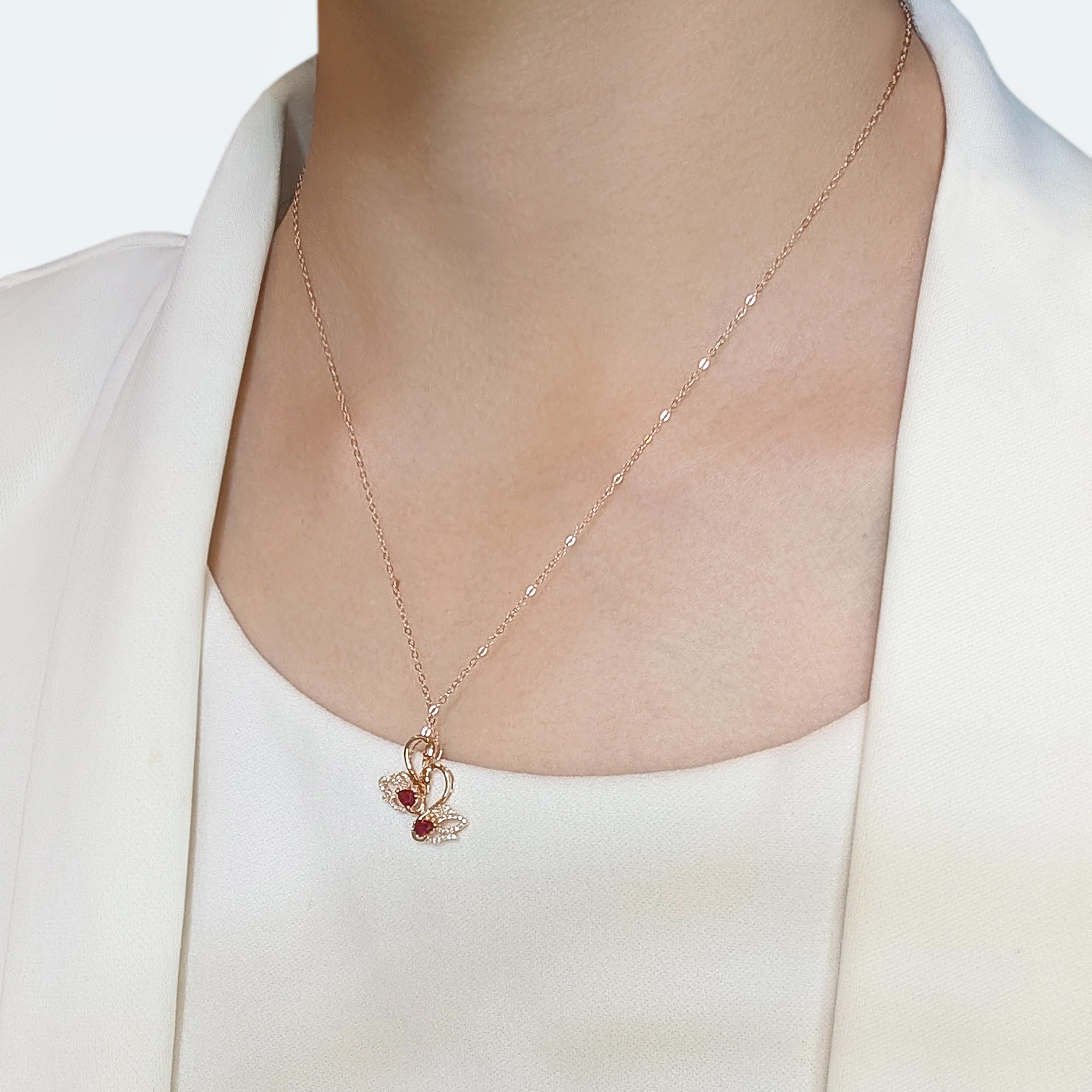 Gorgeous 0.54ct Ruby and Natural Diamonds Pendant in 18K Rose Gold For Sale 2