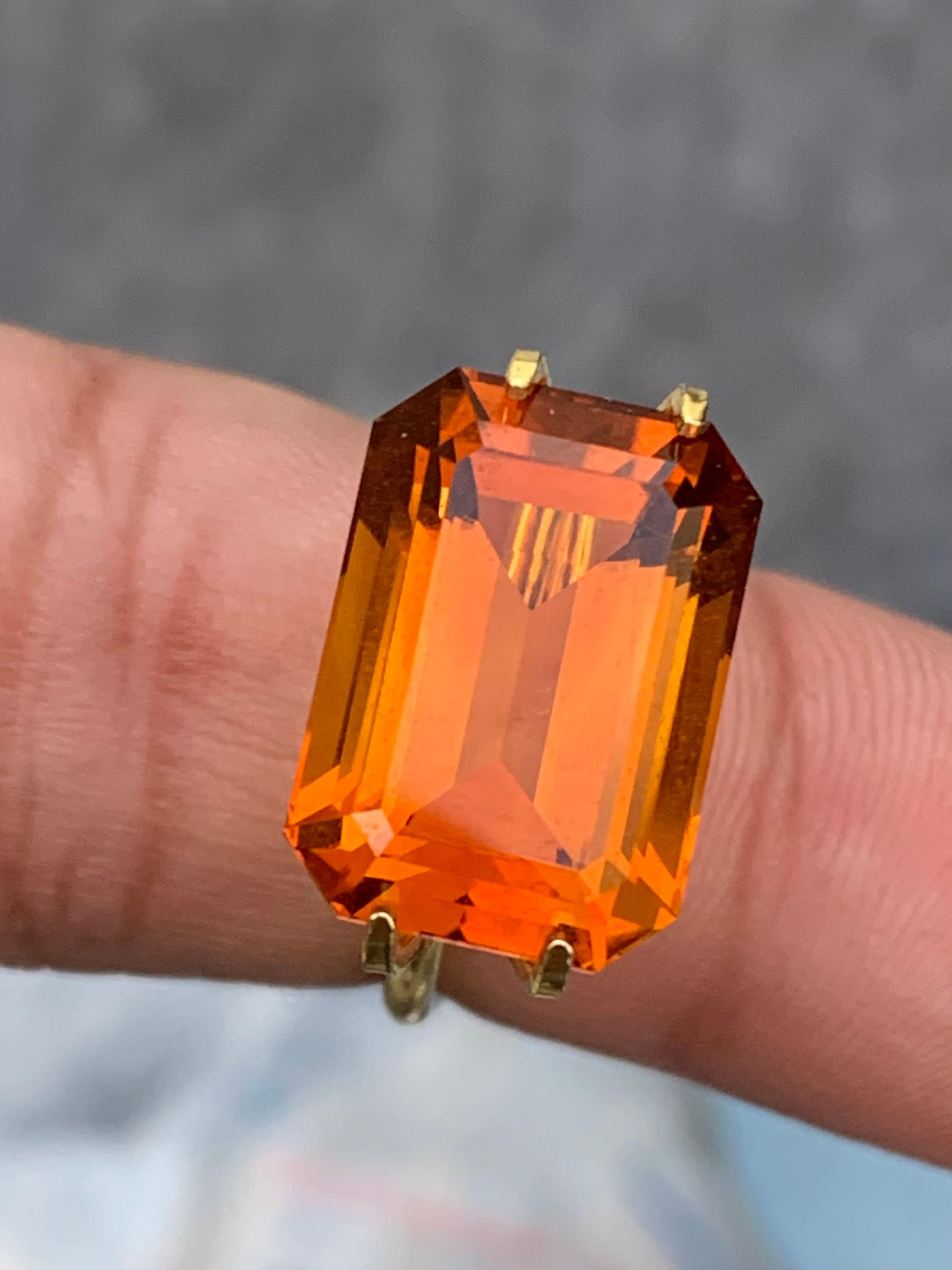 Splendido Citrino arancione mandarino sfuso da 10,35 carati a forma di smeraldo 4