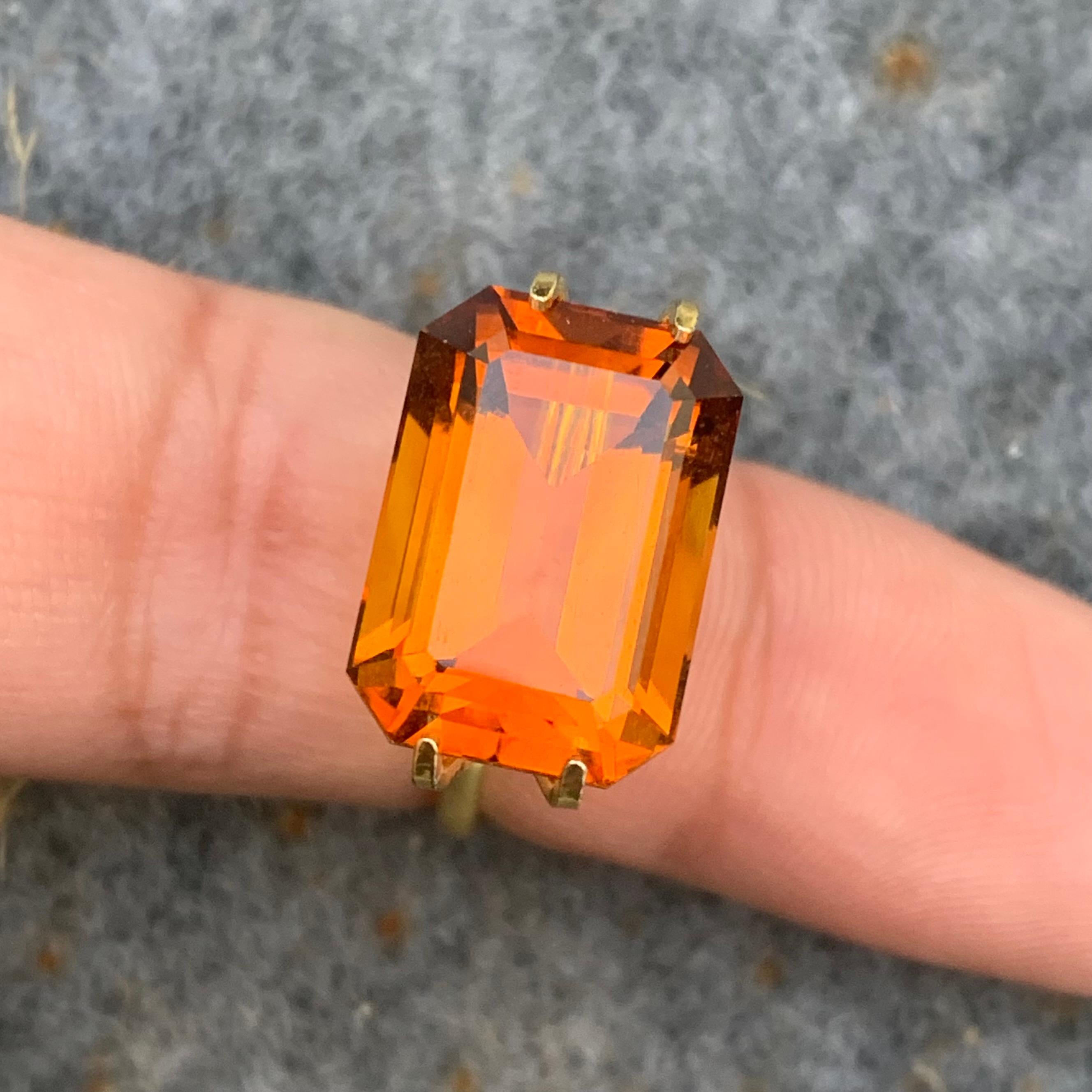 Splendido Citrino arancione mandarino sfuso da 10,35 carati a forma di smeraldo 7