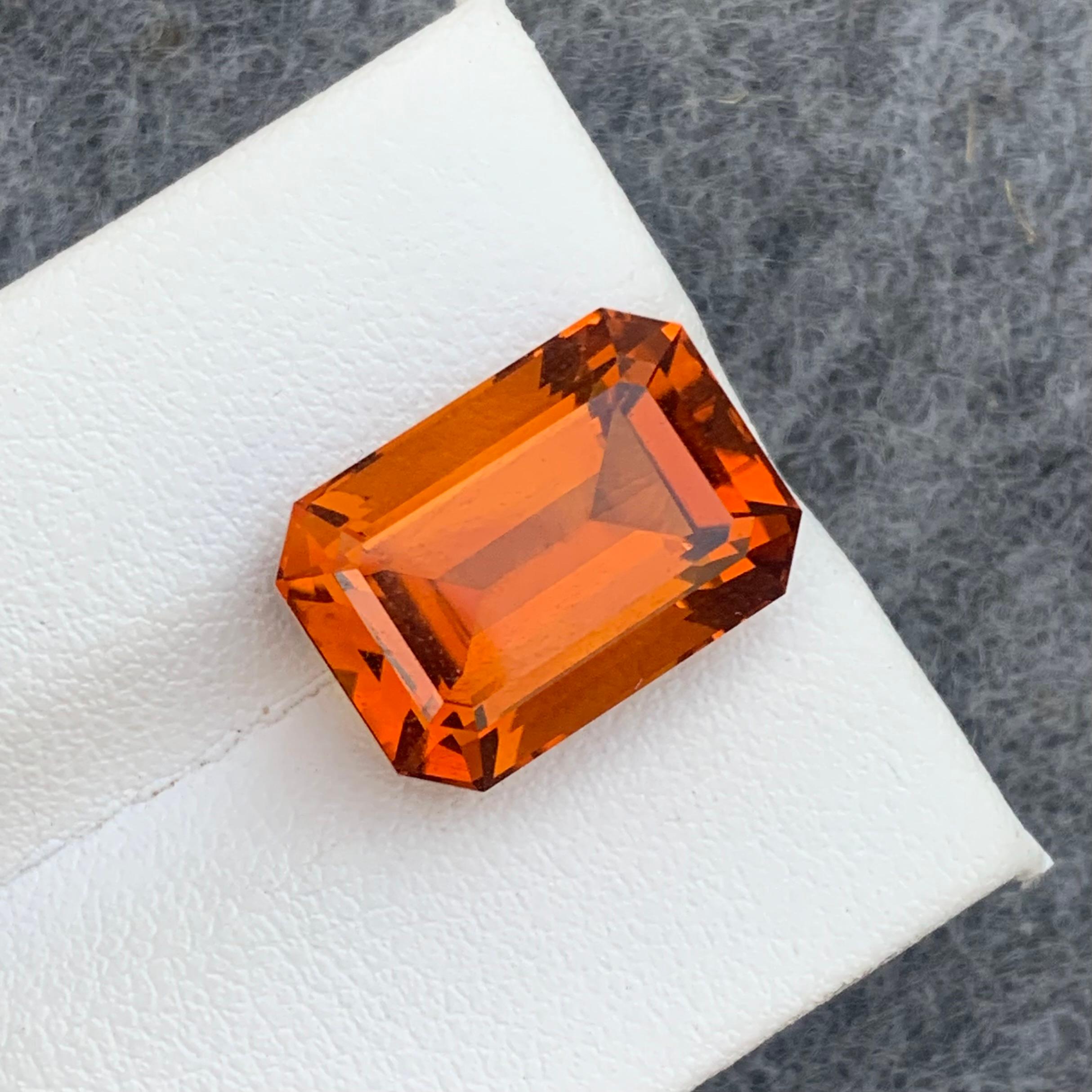 Splendido Citrino arancione mandarino sfuso da 10,35 carati a forma di smeraldo In condizioni Nuovo a Peshawar, PK