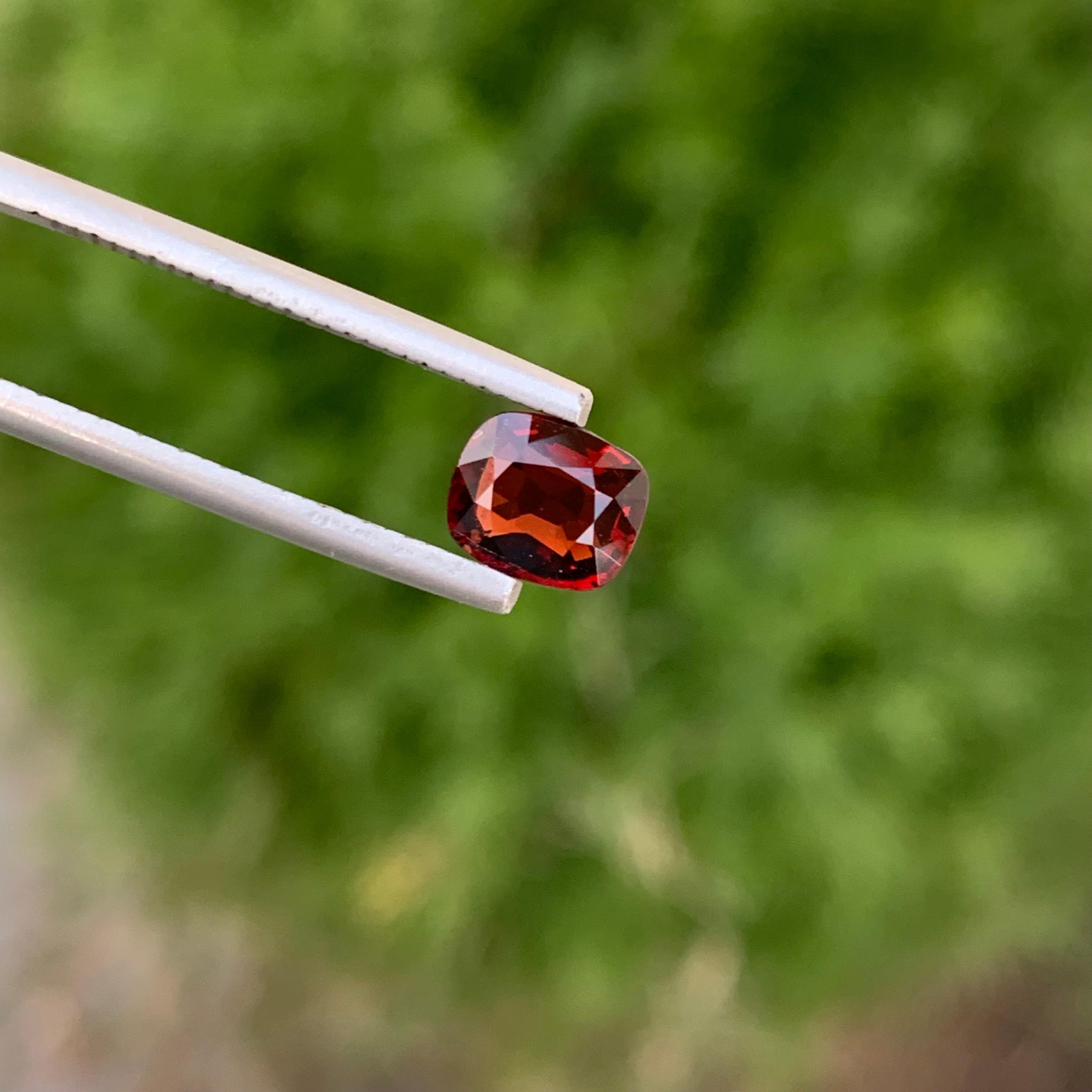 Gorgeous 1.05 Carats Natural Red Burmese Loose Spinel Ring Gem  For Sale 7