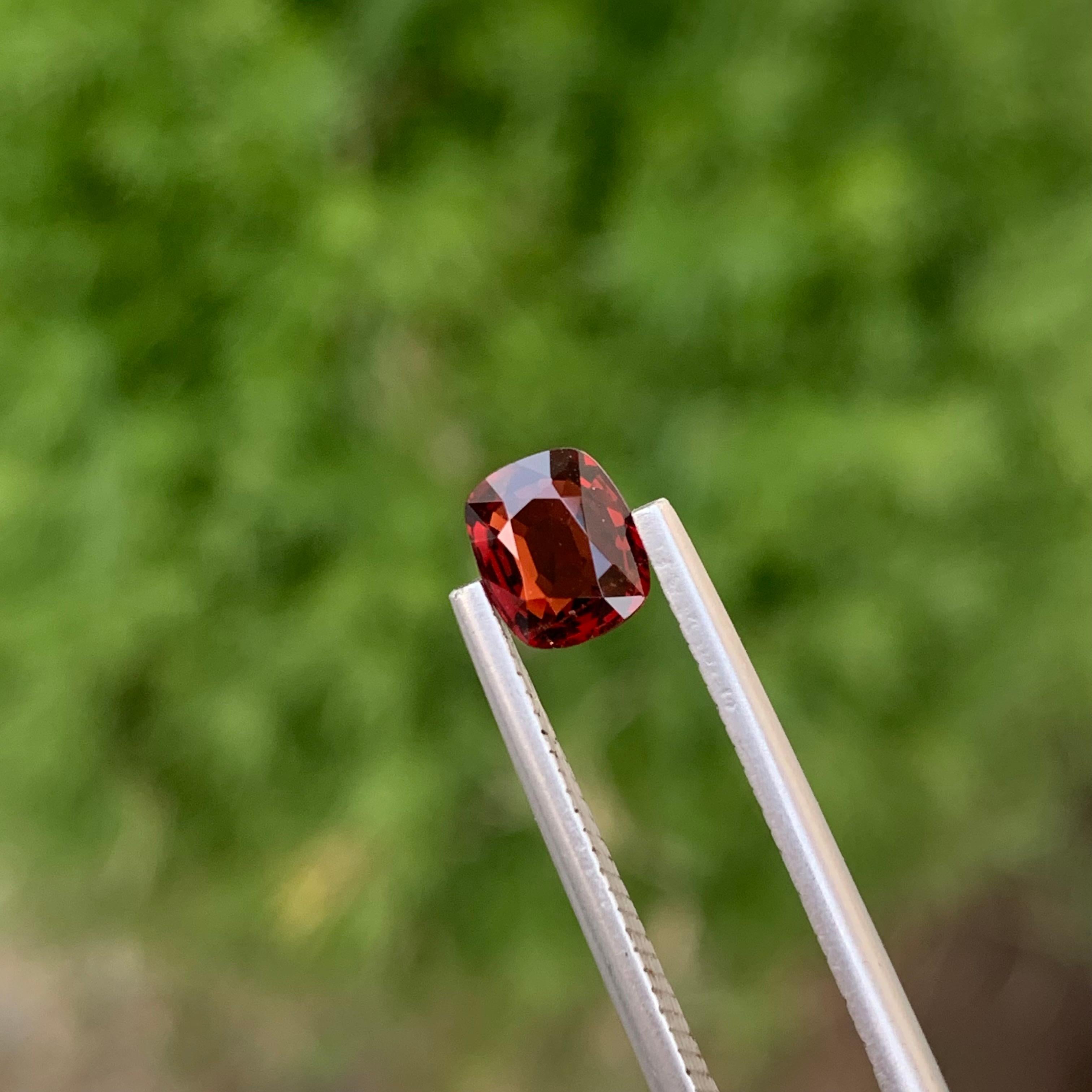 Superbe bague en spinelle de Birmanie rouge naturelle de 1,05 carat  Unisexe en vente