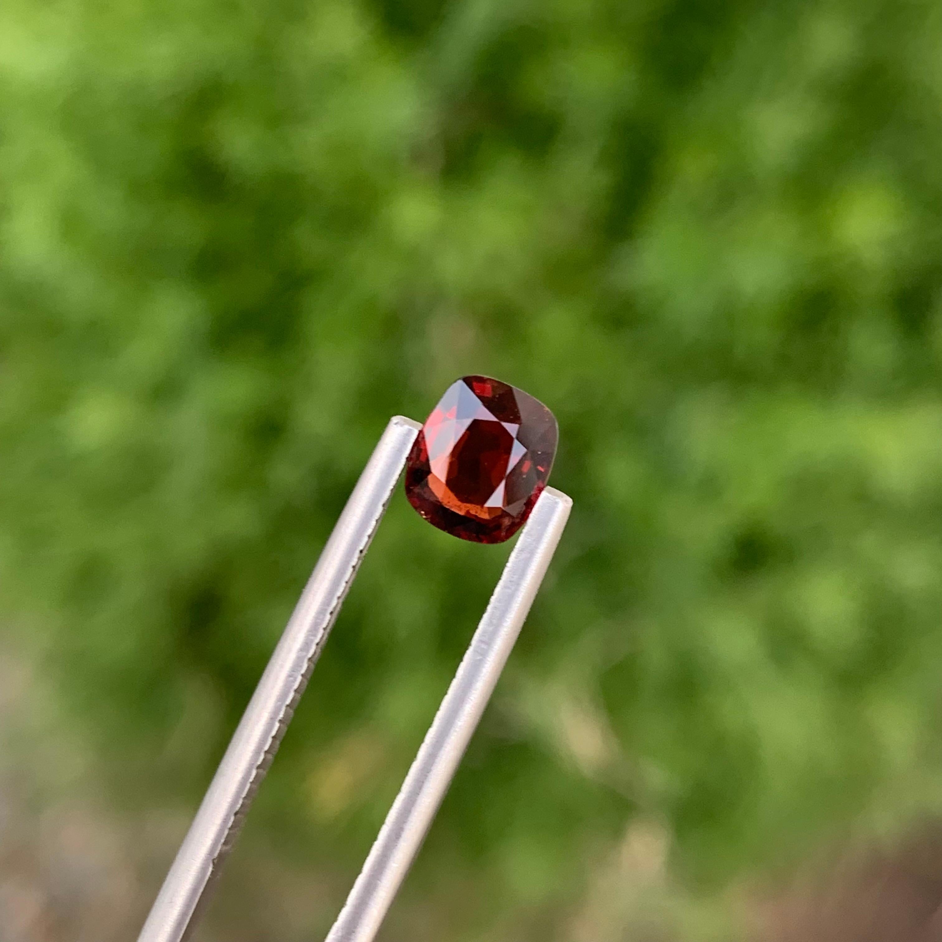 Gorgeous 1.05 Carats Natural Red Burmese Loose Spinel Ring Gem For Sale 2