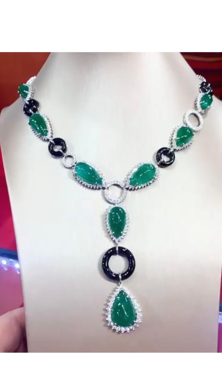 Cabochon AIG Certified 99.50 Zambian Emeralds 9.05 Ct Diamonds 18K Gold Parure For Sale