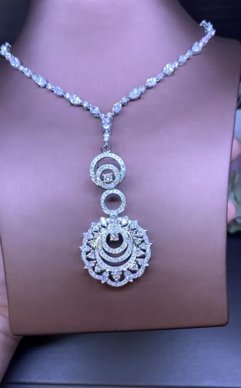 Certified 11.50 Carats Natural Diamonds 18K Gold Necklace  In New Condition For Sale In Massafra, IT