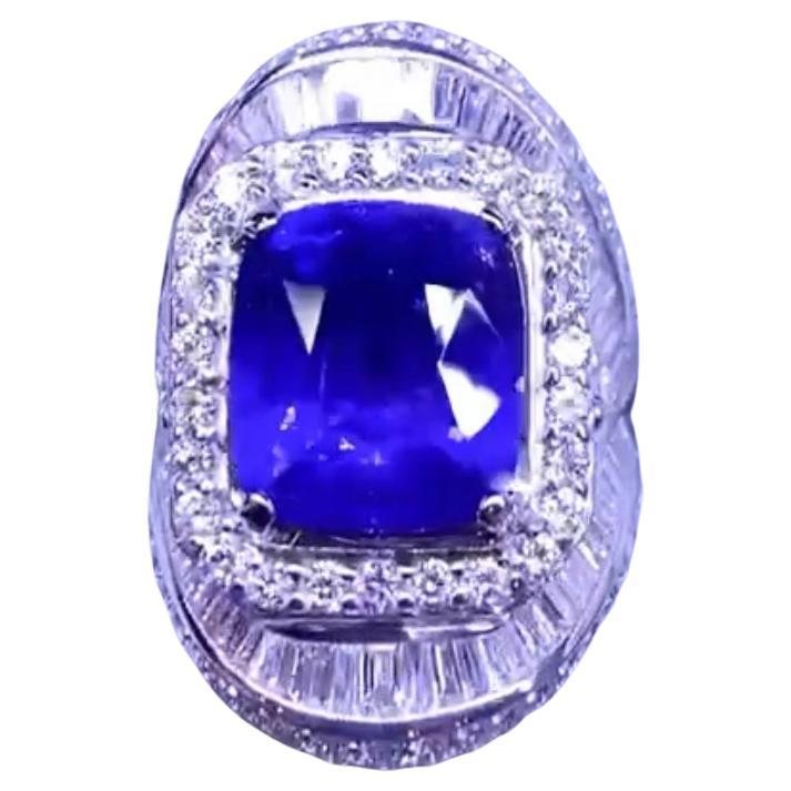 AIG Certified 8.50 Carats Royal Blue Sapphire  3.90 Ct Diamonds 18K Gold Ring  For Sale
