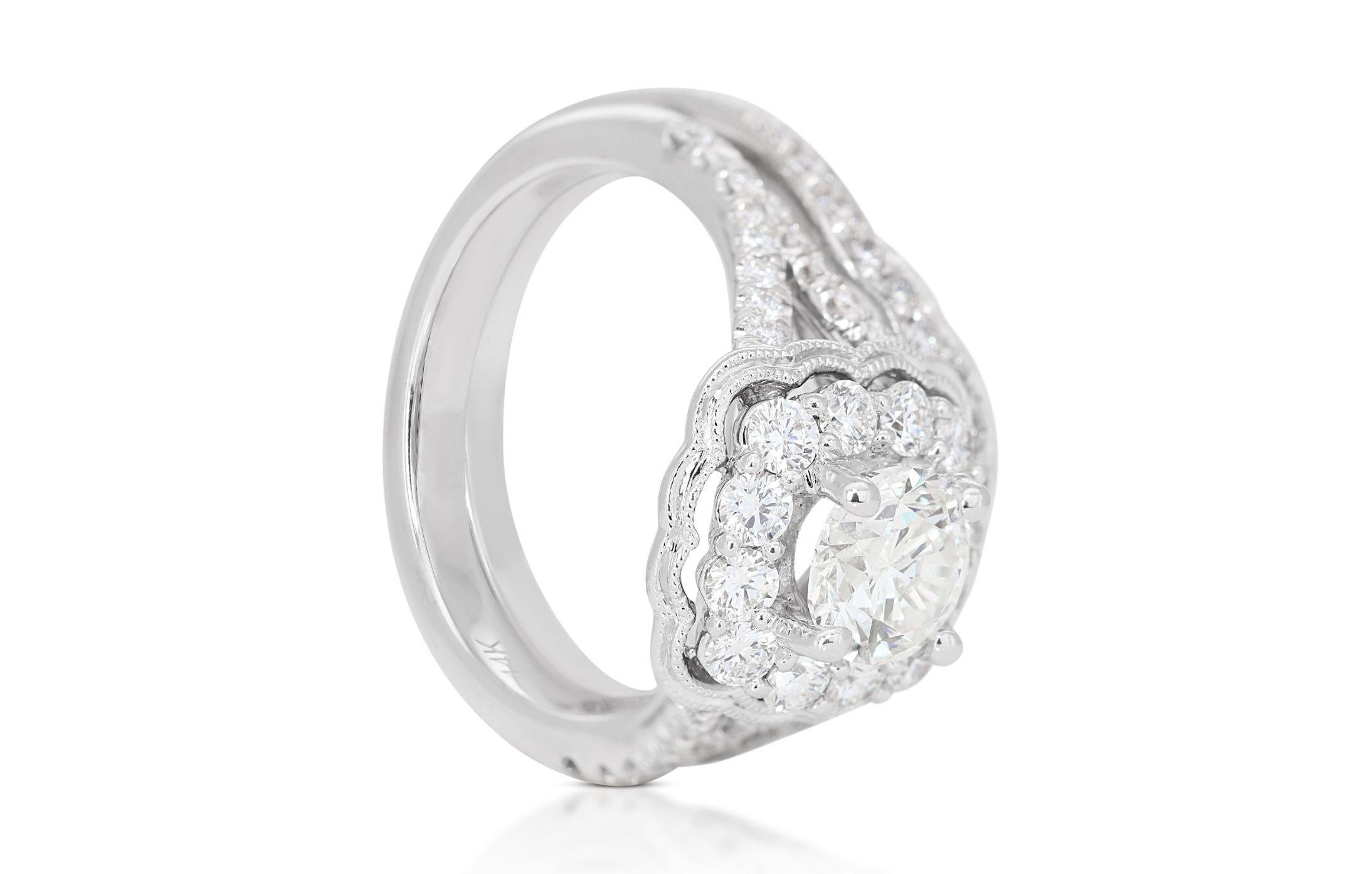 Gorgeous 1.27ct Diamond Ring set in Stunning 14K White Gold For Sale 2