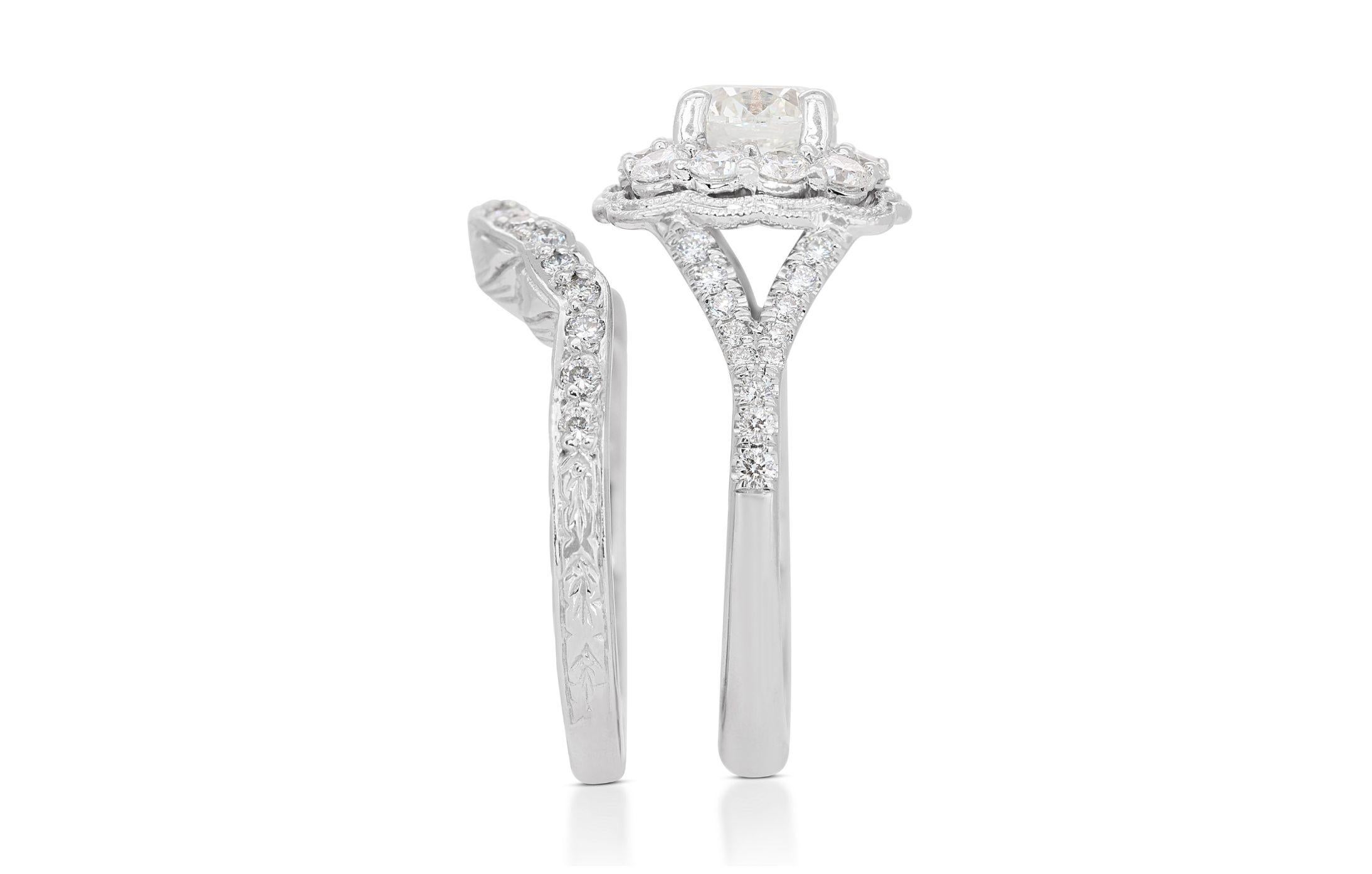 Gorgeous 1.27ct Diamond Ring set in Stunning 14K White Gold For Sale 4