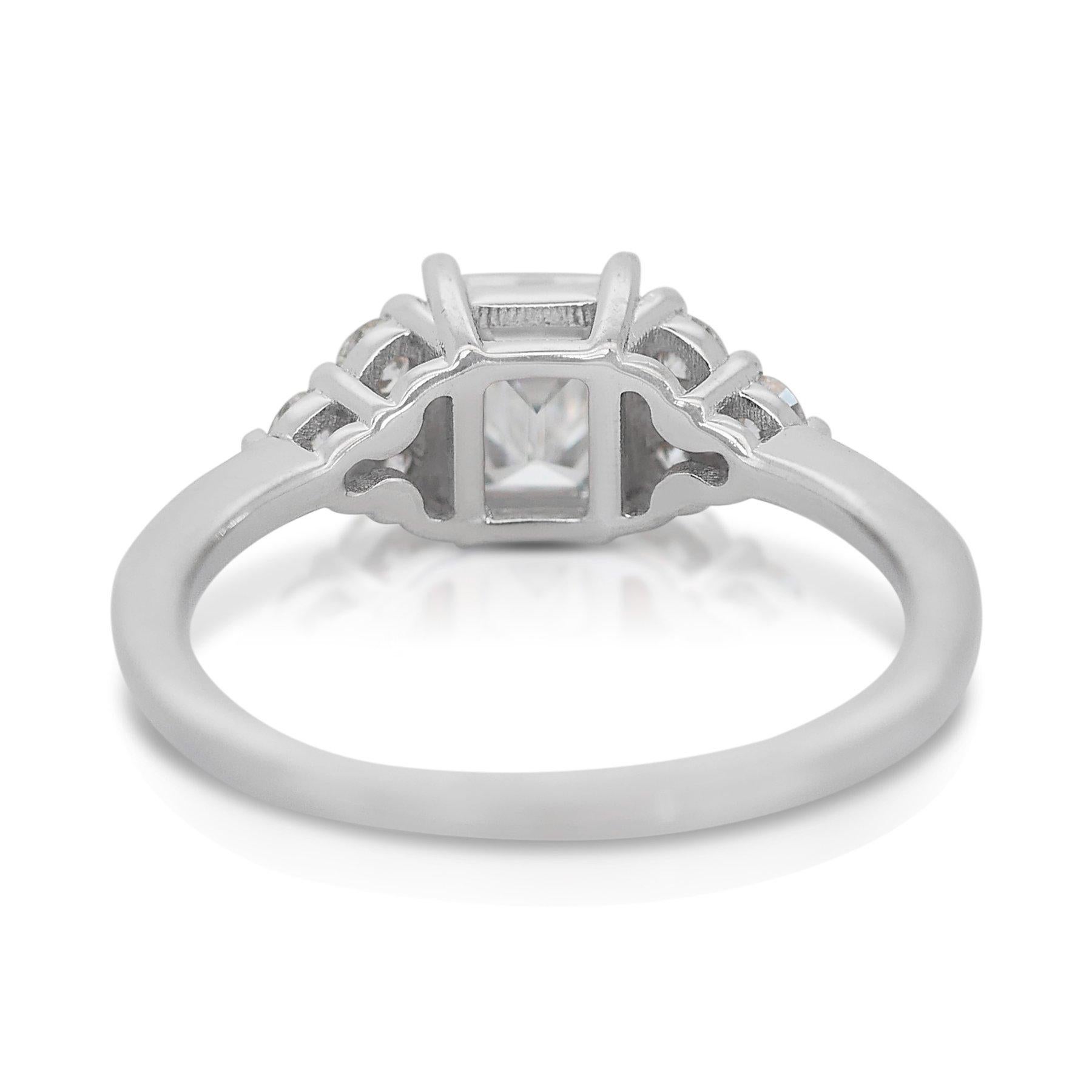 Splendido anello di 1,35 carati con doppio diamante taglio ideale eccellente e 7 pietre in vendita 2