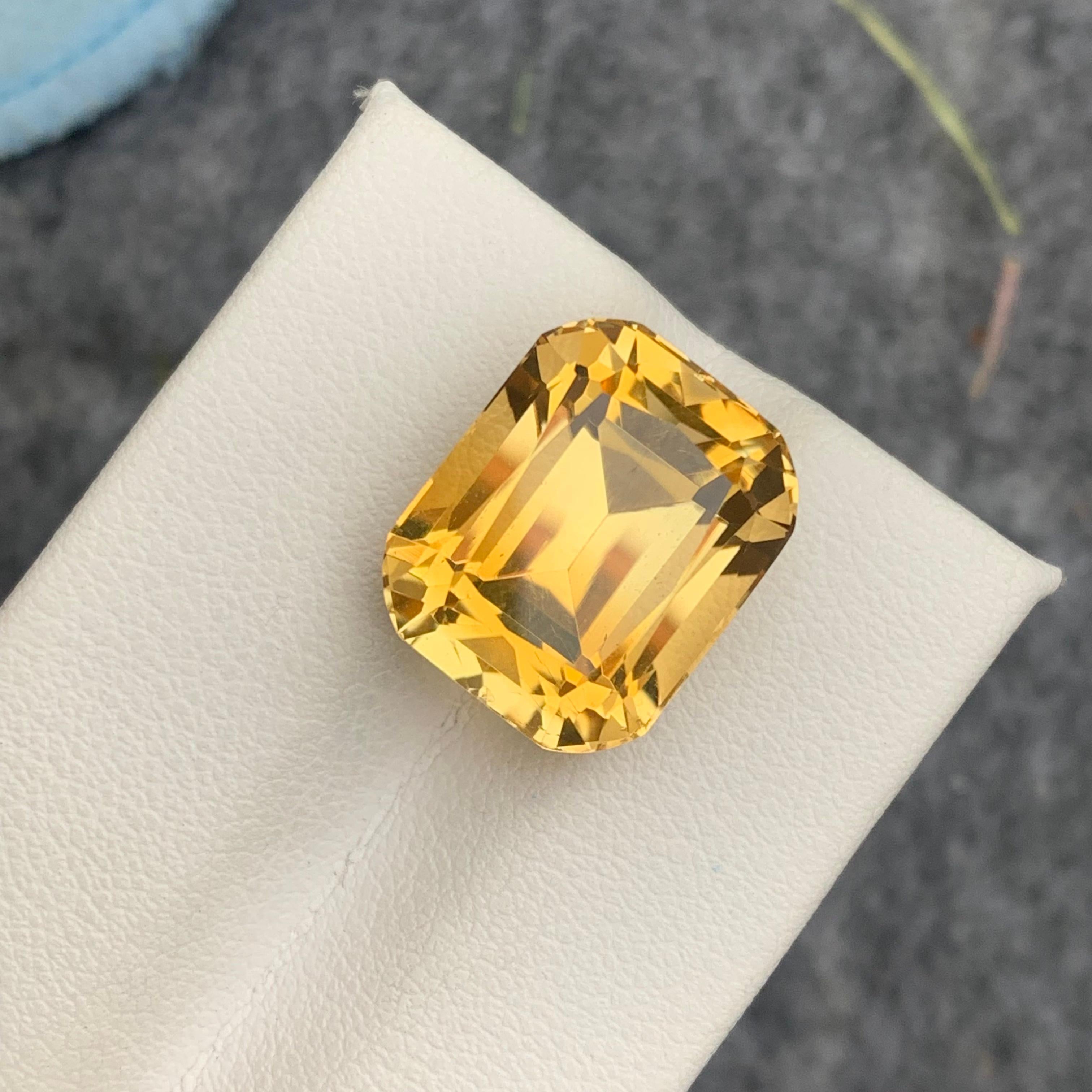 Gorgeous 14.20 Carat Natural Loose Yellow Citrine Gem Cushion Shape from Brazil For Sale 1