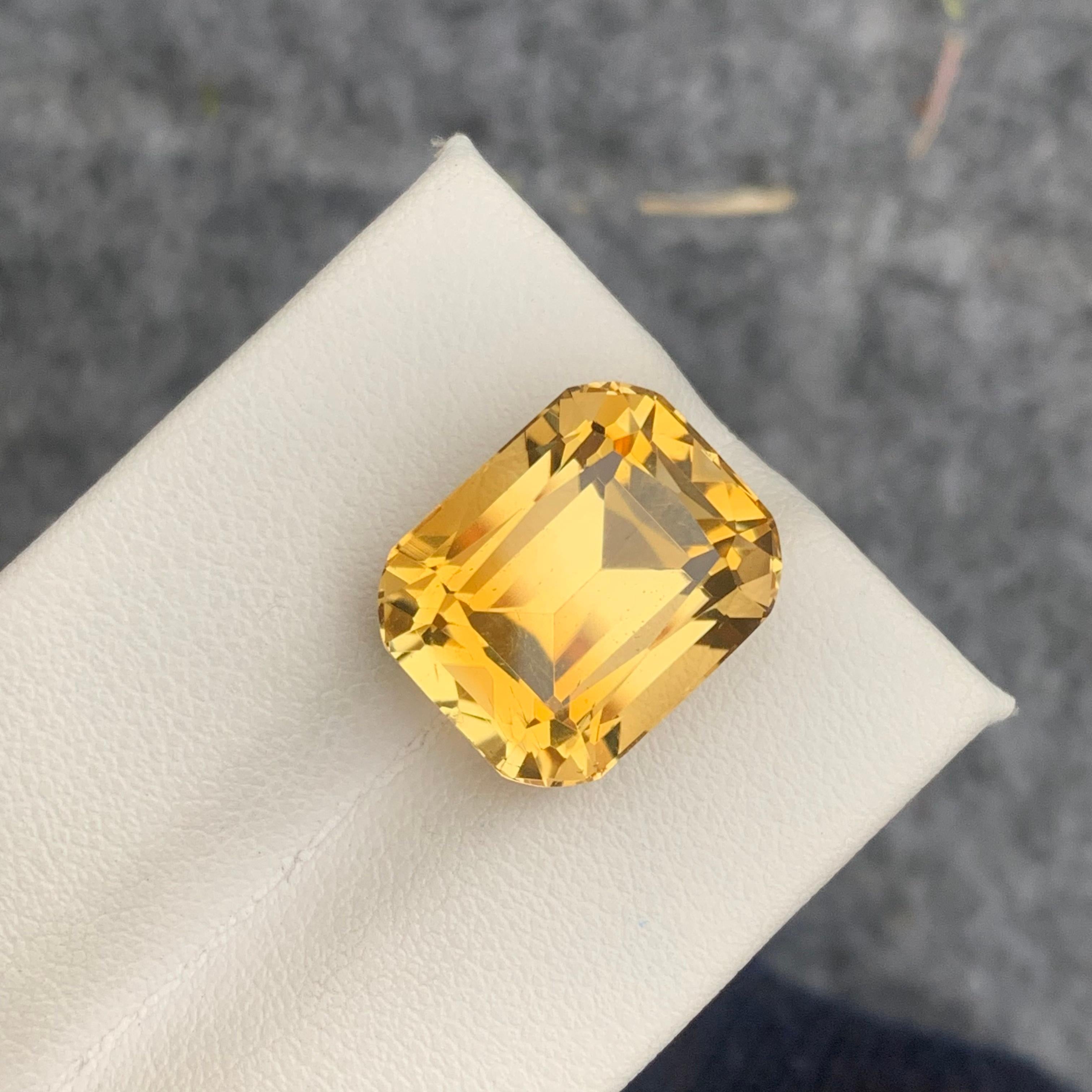 Gorgeous 14.20 Carat Natural Loose Yellow Citrine Gem Cushion Shape from Brazil For Sale 4