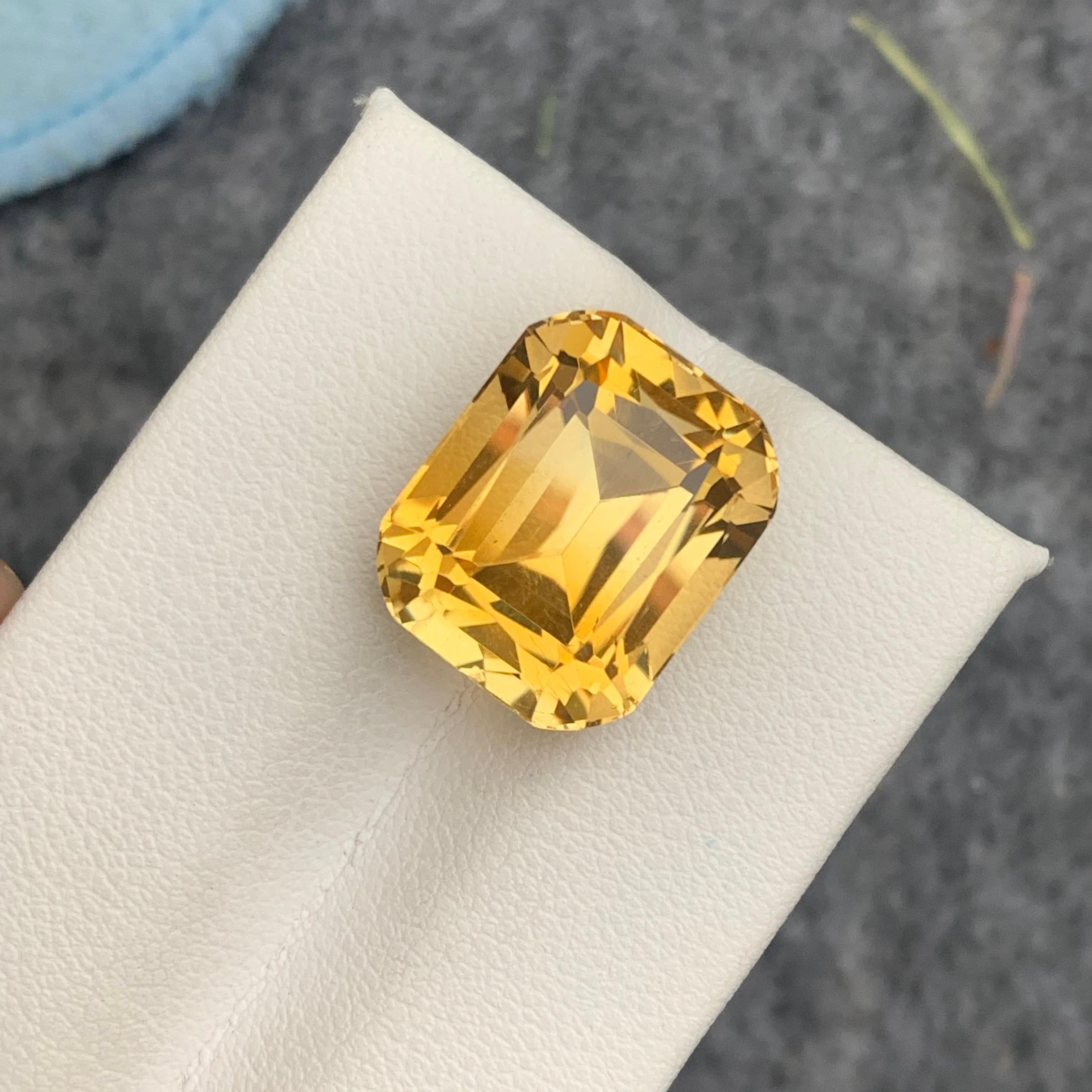 Women's or Men's Gorgeous 14.20 Carat Natural Loose Yellow Citrine Gem Cushion Shape from Brazil For Sale