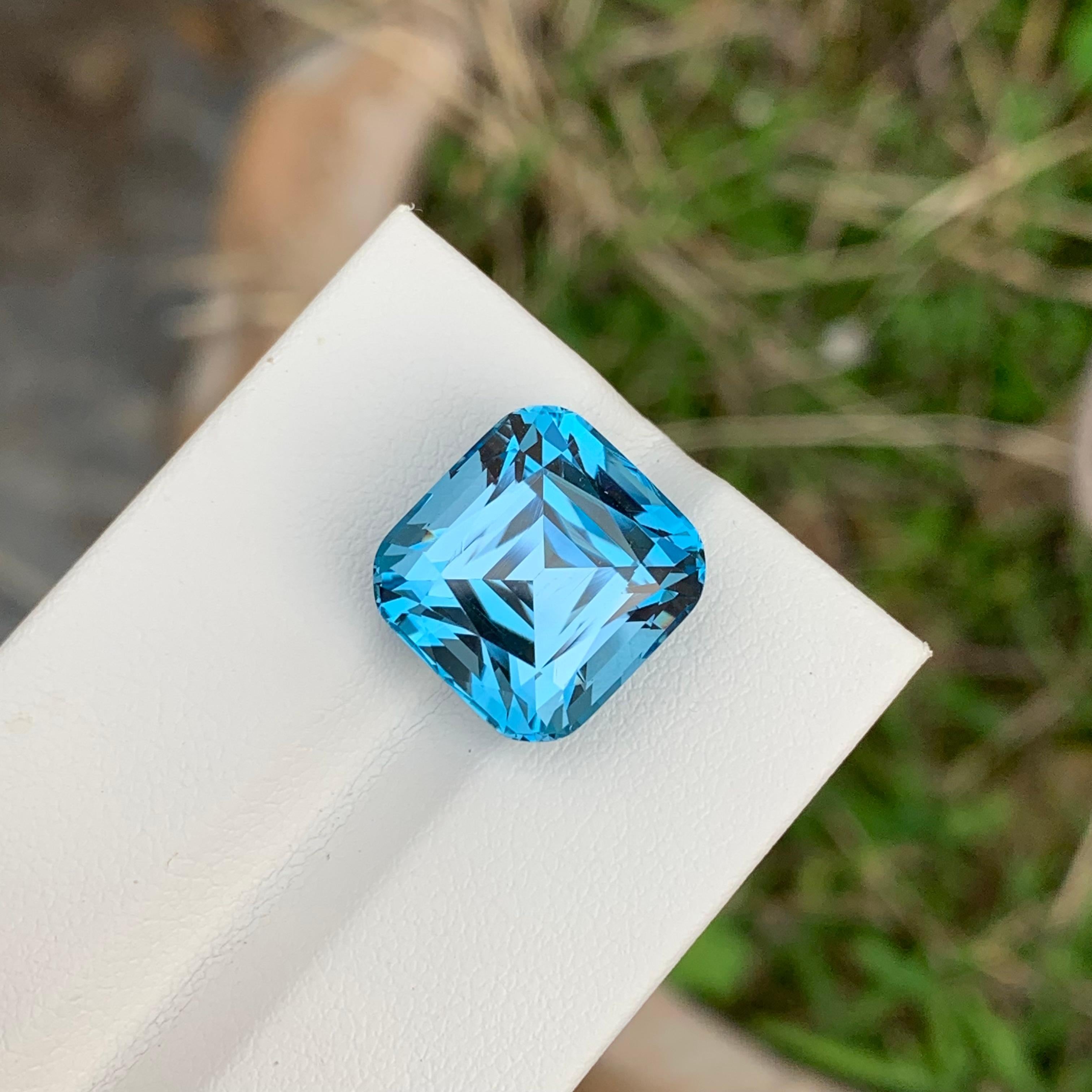 Superbe topaze bleu ciel non sertie de 14,70 carats, taille coussin parfaite en vente 5
