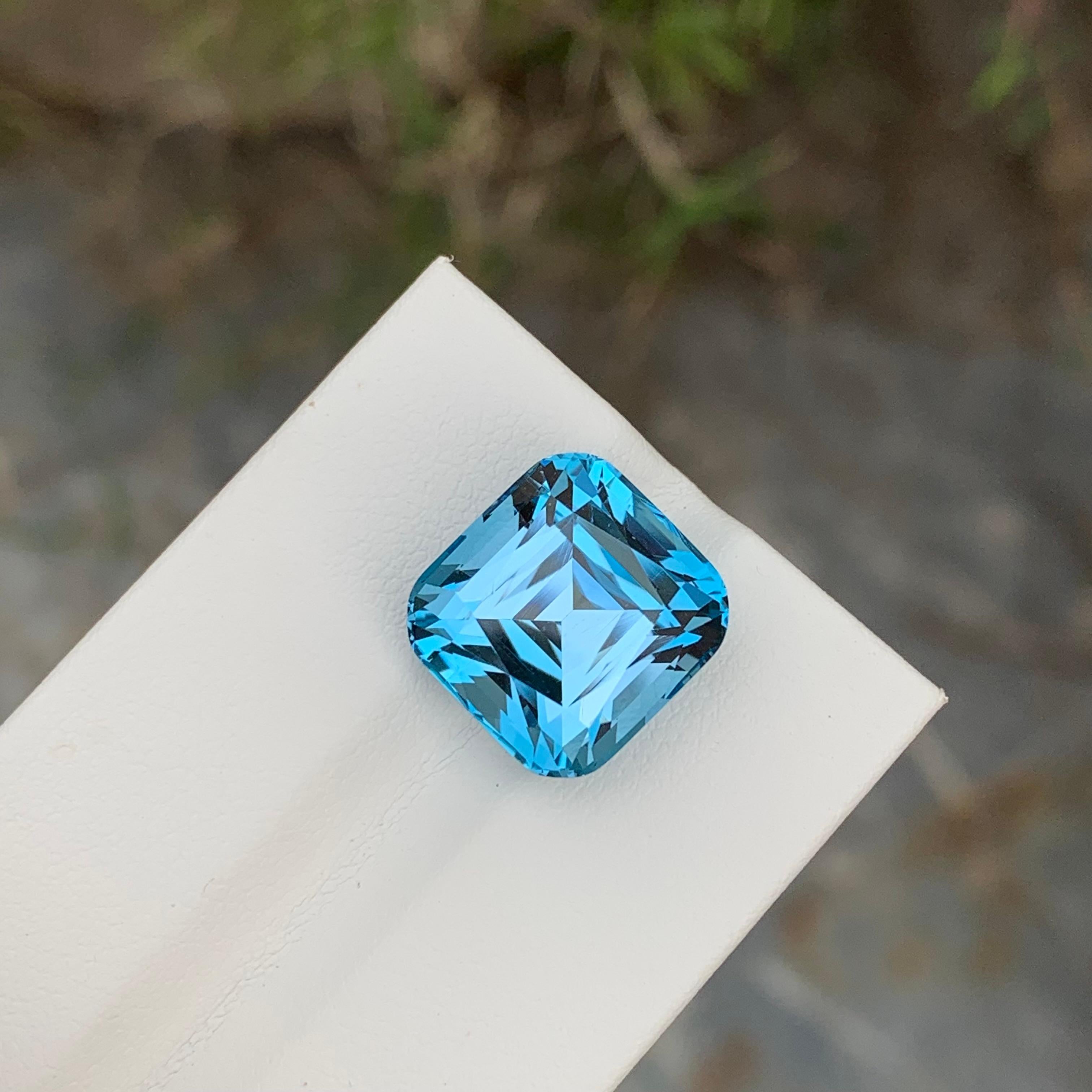 Superbe topaze bleu ciel non sertie de 14,70 carats, taille coussin parfaite en vente 8