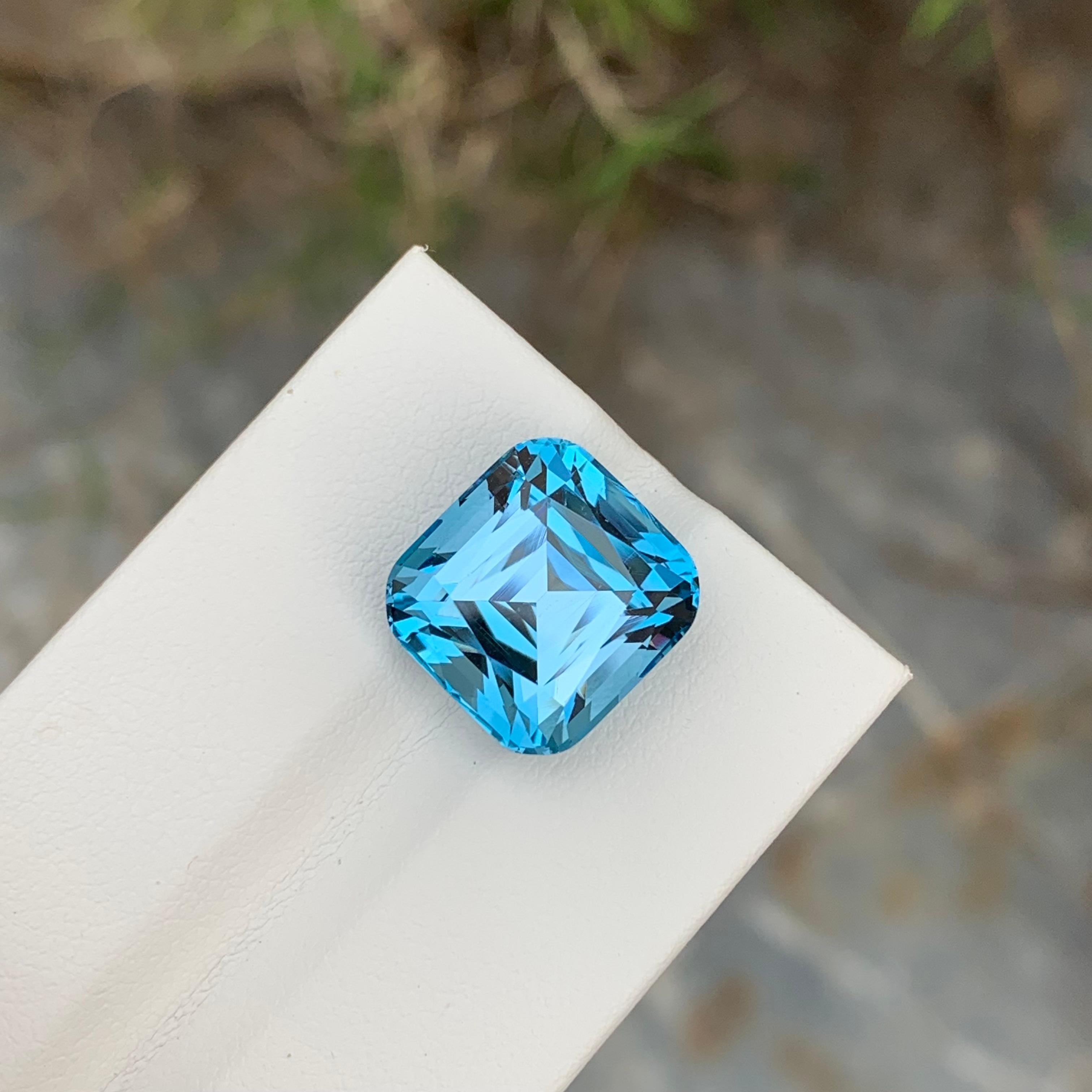 Superbe topaze bleu ciel non sertie de 14,70 carats, taille coussin parfaite en vente 9