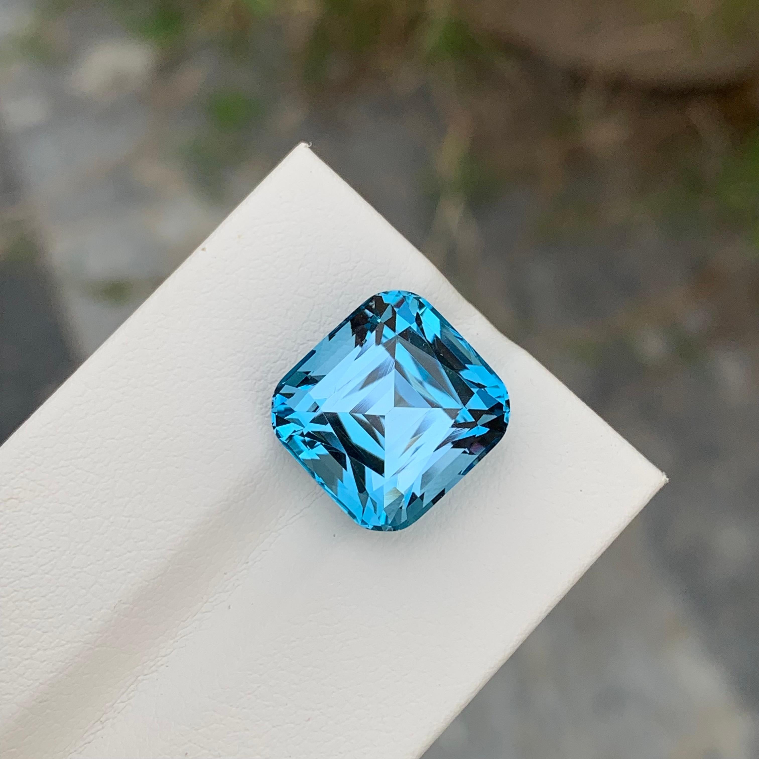 Superbe topaze bleu ciel non sertie de 14,70 carats, taille coussin parfaite Neuf - En vente à Peshawar, PK