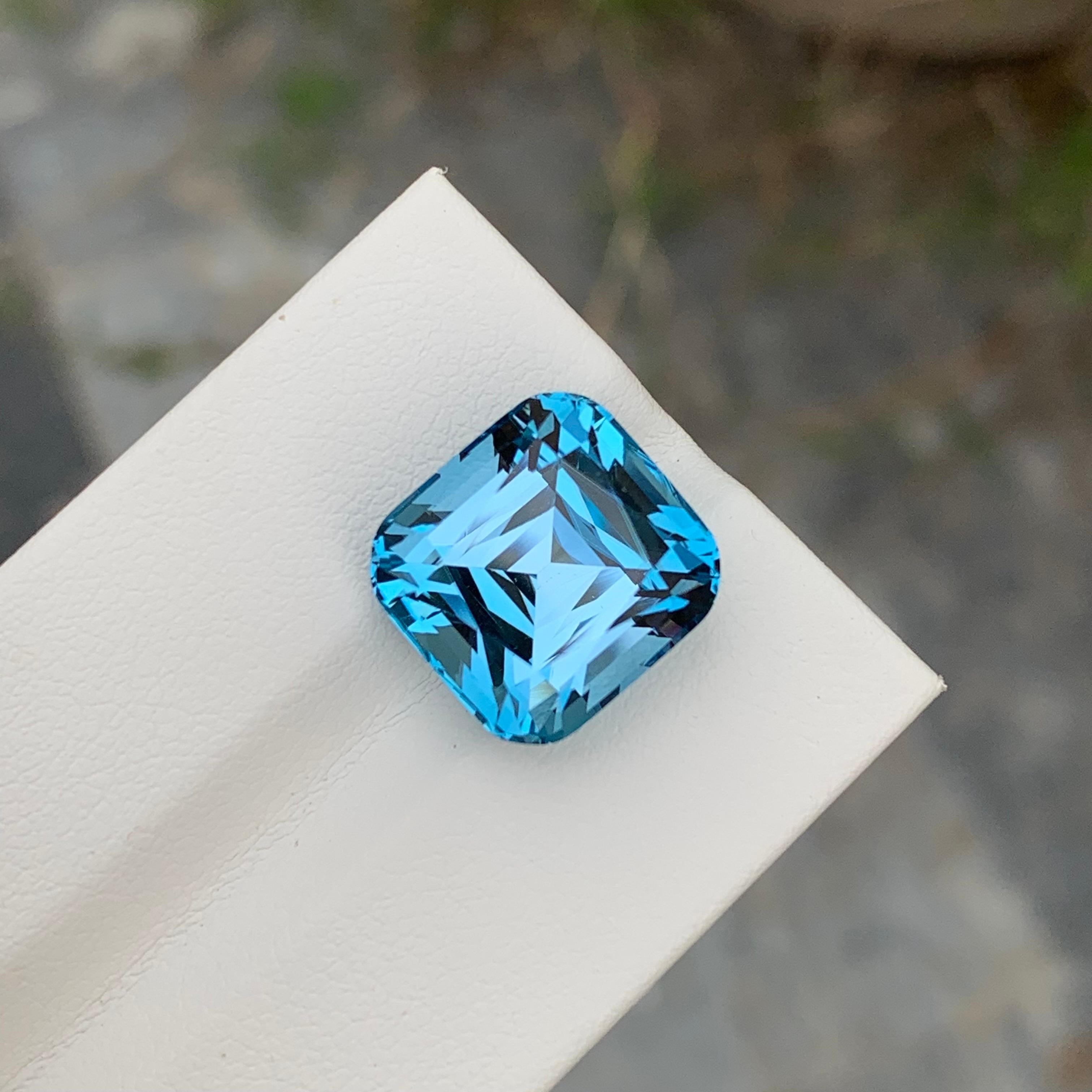 Superbe topaze bleu ciel non sertie de 14,70 carats, taille coussin parfaite en vente 1