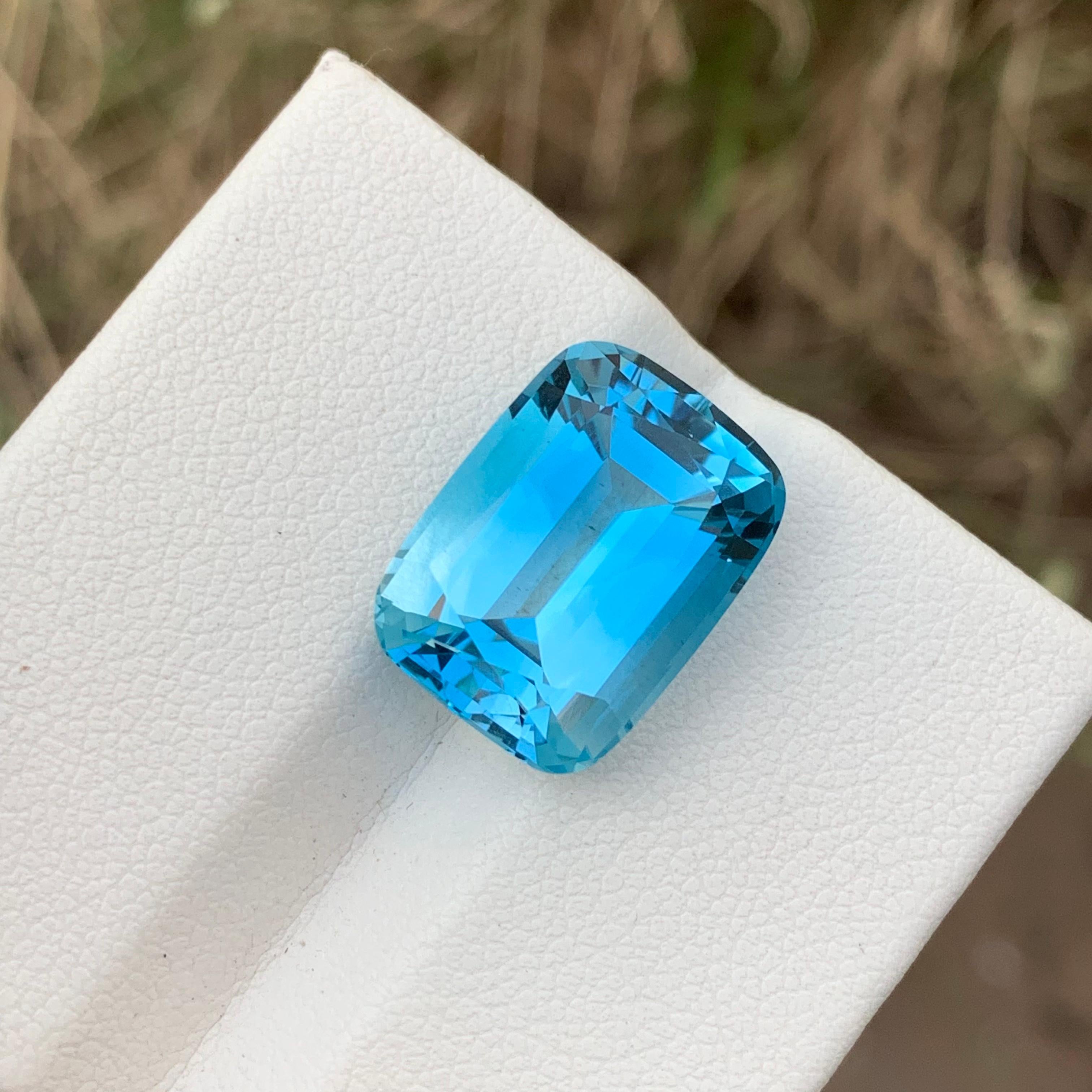 Gorgeous 14.95 Cts Faceted Blue Topaz Gemstone Long Cushion Cut From Brazil Mine For Sale 3