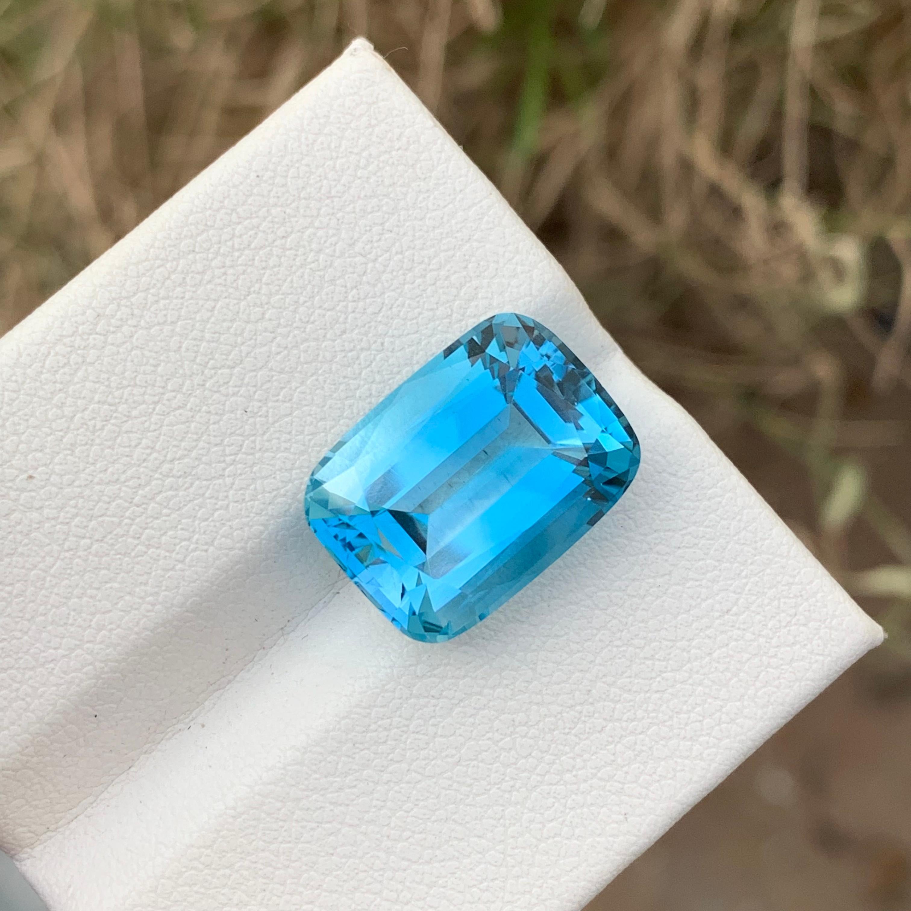 Gorgeous 14.95 Cts Faceted Blue Topaz Gemstone Long Cushion Cut From Brazil Mine In New Condition For Sale In Peshawar, PK