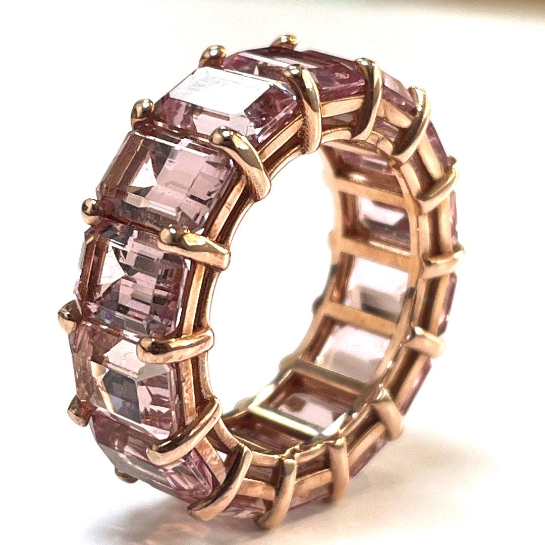 Gorgeous 14K Rose Gold Morganite Eternity Band

This Gorgeous 14K Rose Gold Morganite Eternity Band is a stunning piece of jewelry. The band weighing 8.05 is crafted in 14K rose gold and features a continuous row of 13.30TCW round-cut morganite