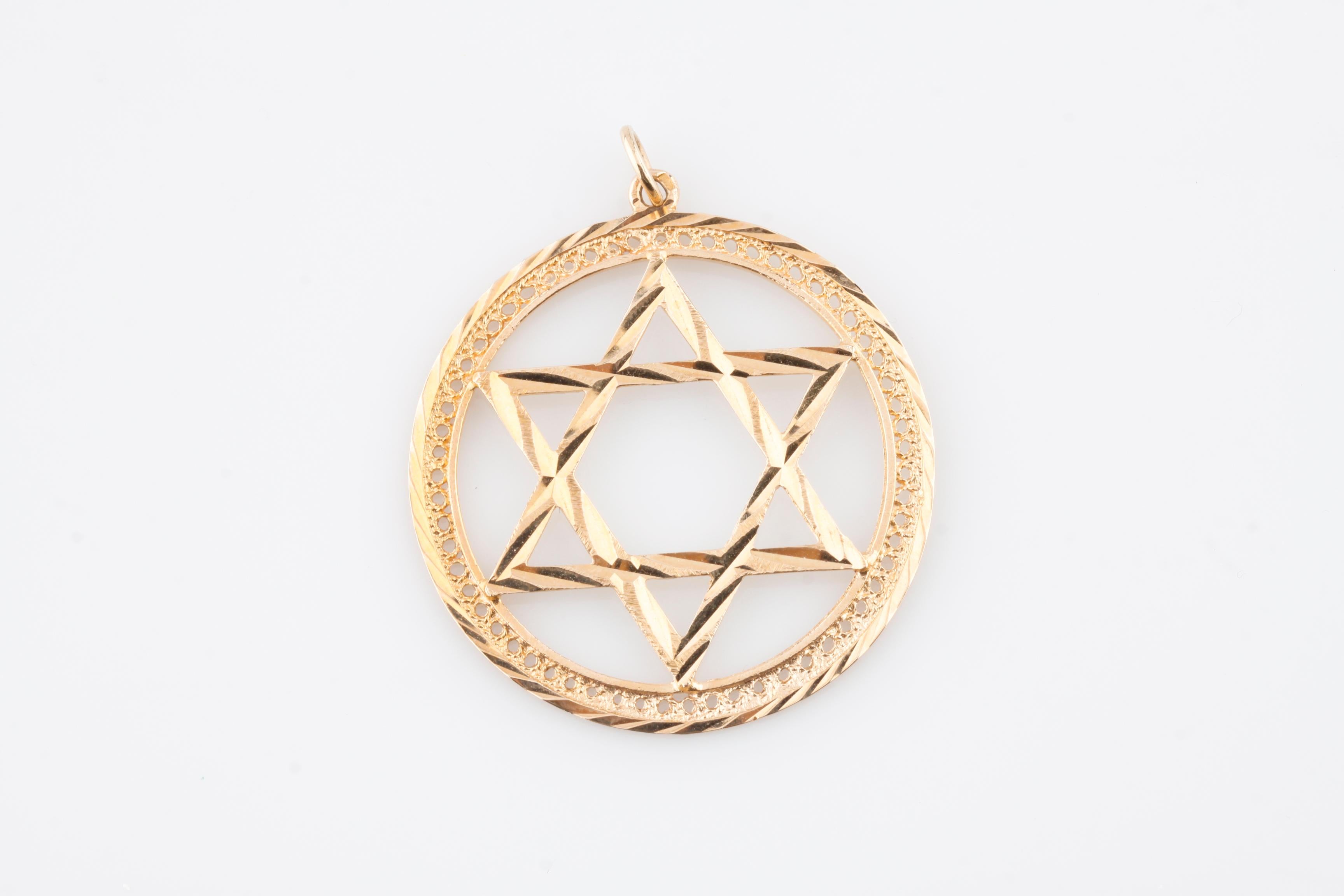 Gorgeous Star of David Pendant 
Reversible Design Features Different Textures on Both Sides
Diameter of Pendant = 40 mm
Total Mass = 5.9 grams
Gorgeous Gift!