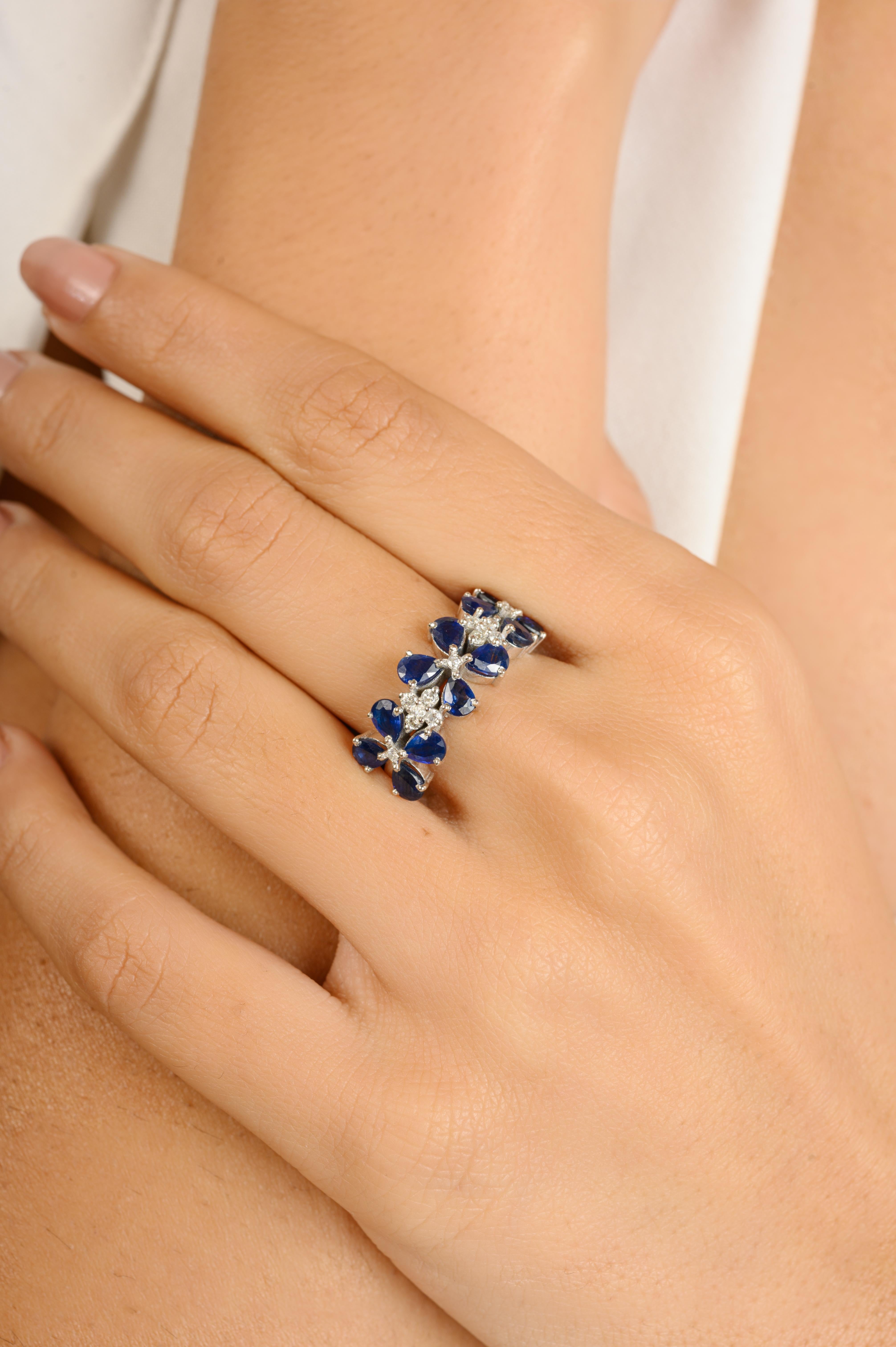 Im Angebot: Wunderschöner 14k massiver Weißgold natürlicher blauer Saphir Diamant-Hochzeitsring mit Blumenmuster () 2