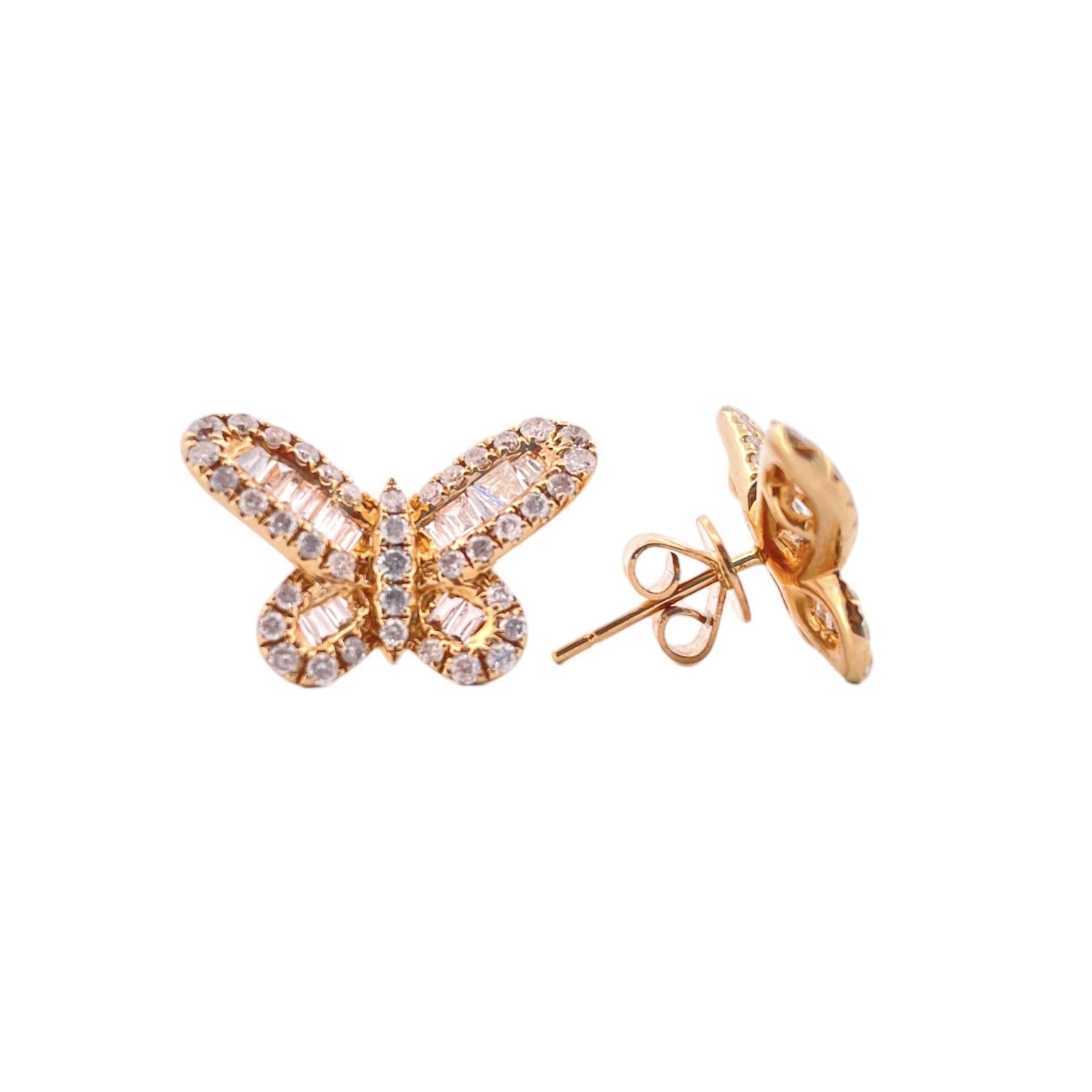 Wunderschöner 14K Gelbgold Diamant Schmetterling Ohrring 
Dieses Stück wiegt 4,9 Gramm, 1,35 Karat runden Brillanten.
Ein Schmetterling, der bereit ist, durch den klaren Himmel zu schweben, ist sowohl elegant als auch anmutig. Diese Ohrringe