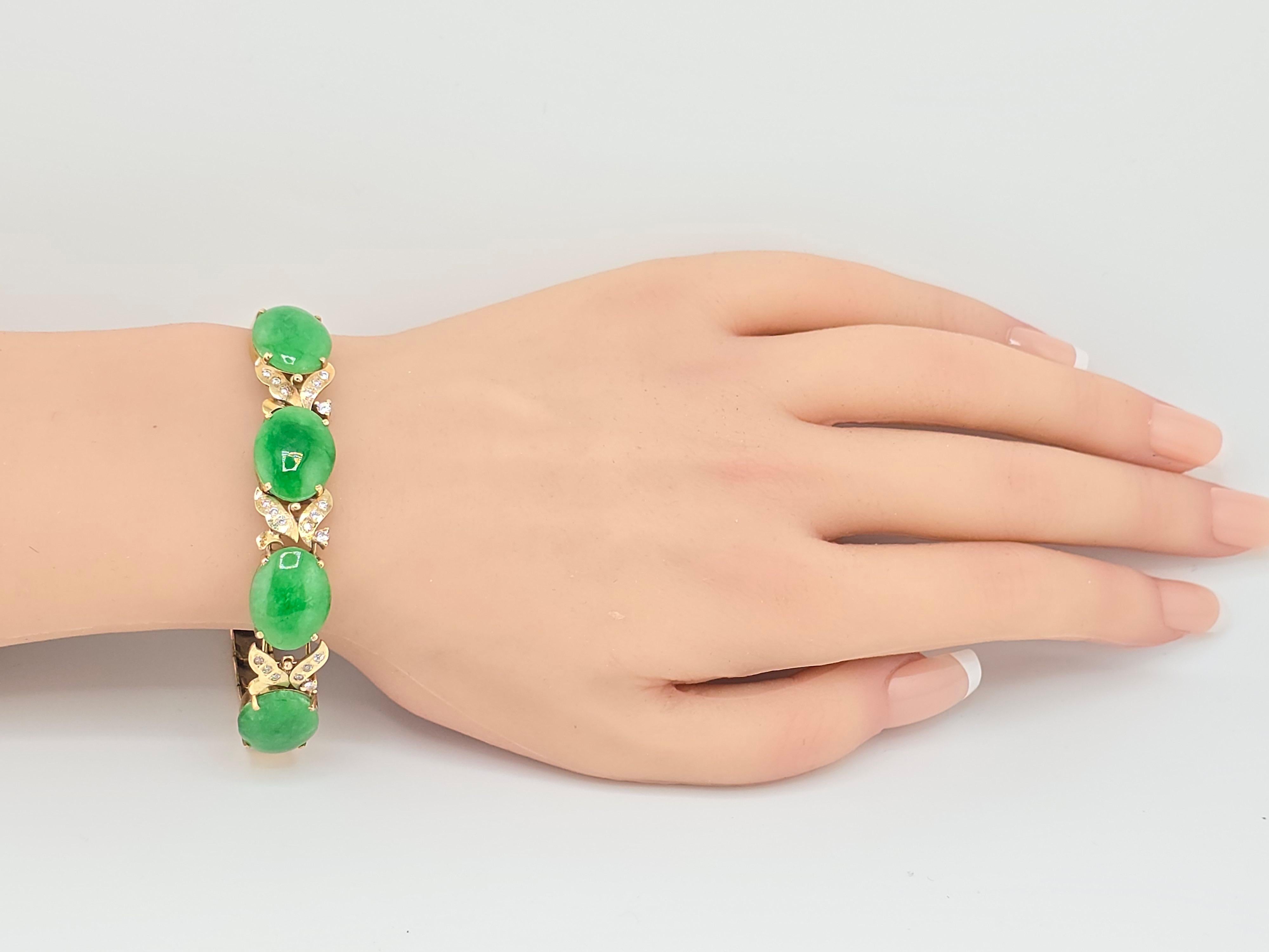 Gorgeous 14K Yellow Gold Diamond & Green Jadeite Jade Bracelet 20.86 Grams For Sale 5
