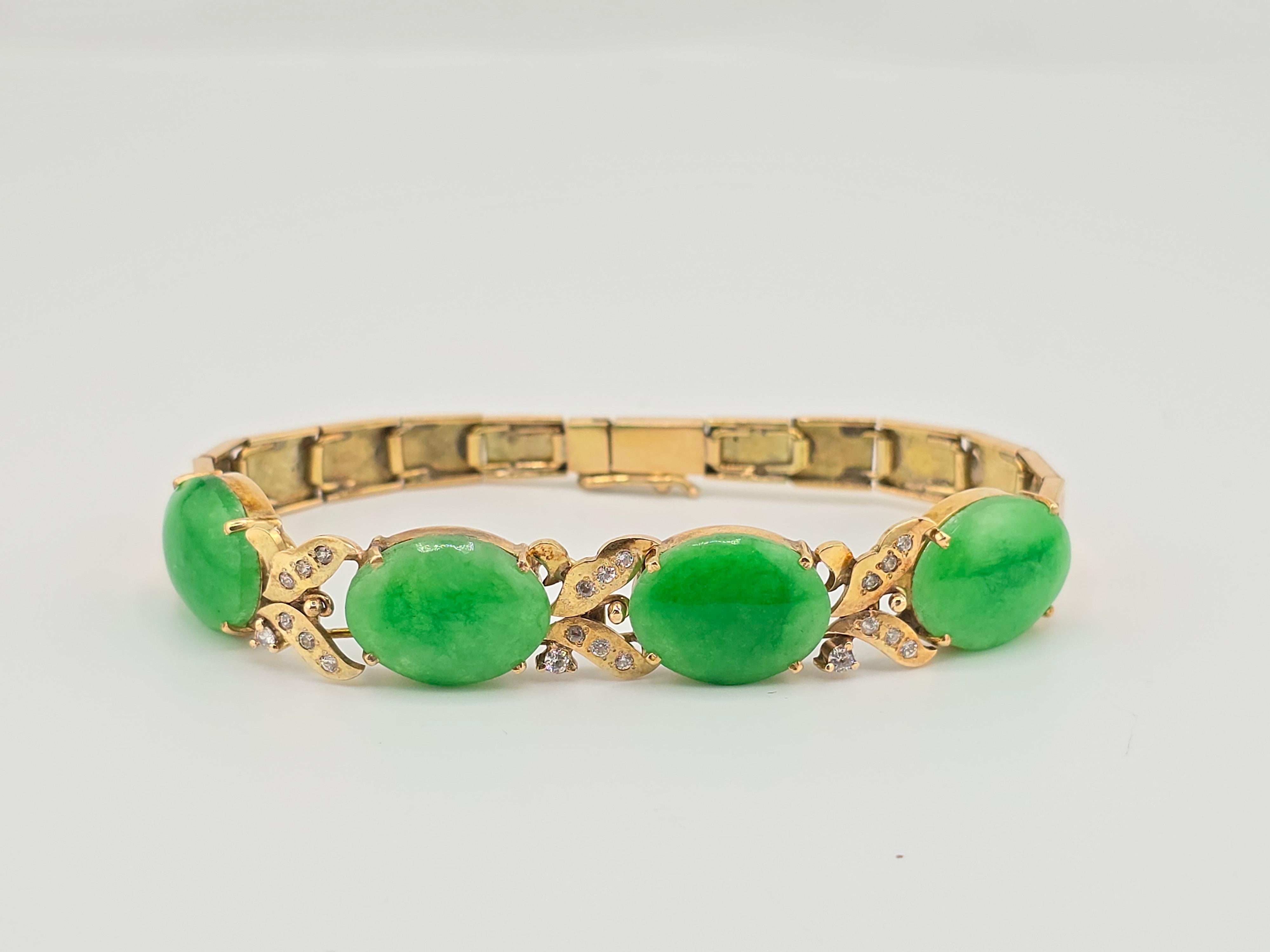 Oval Cut Gorgeous 14K Yellow Gold Diamond & Green Jadeite Jade Bracelet 20.86 Grams For Sale