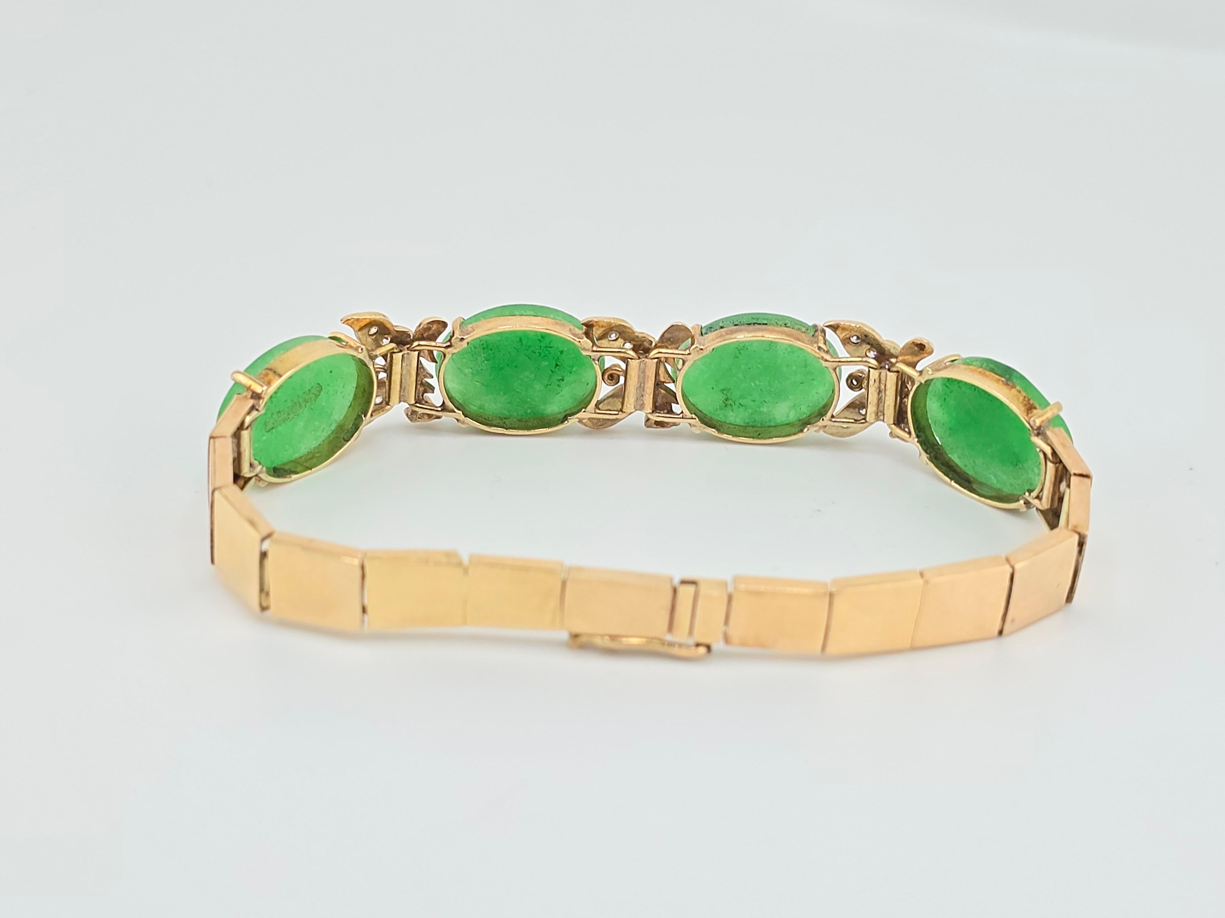 Gorgeous 14K Yellow Gold Diamond & Green Jadeite Jade Bracelet 20.86 Grams For Sale 3