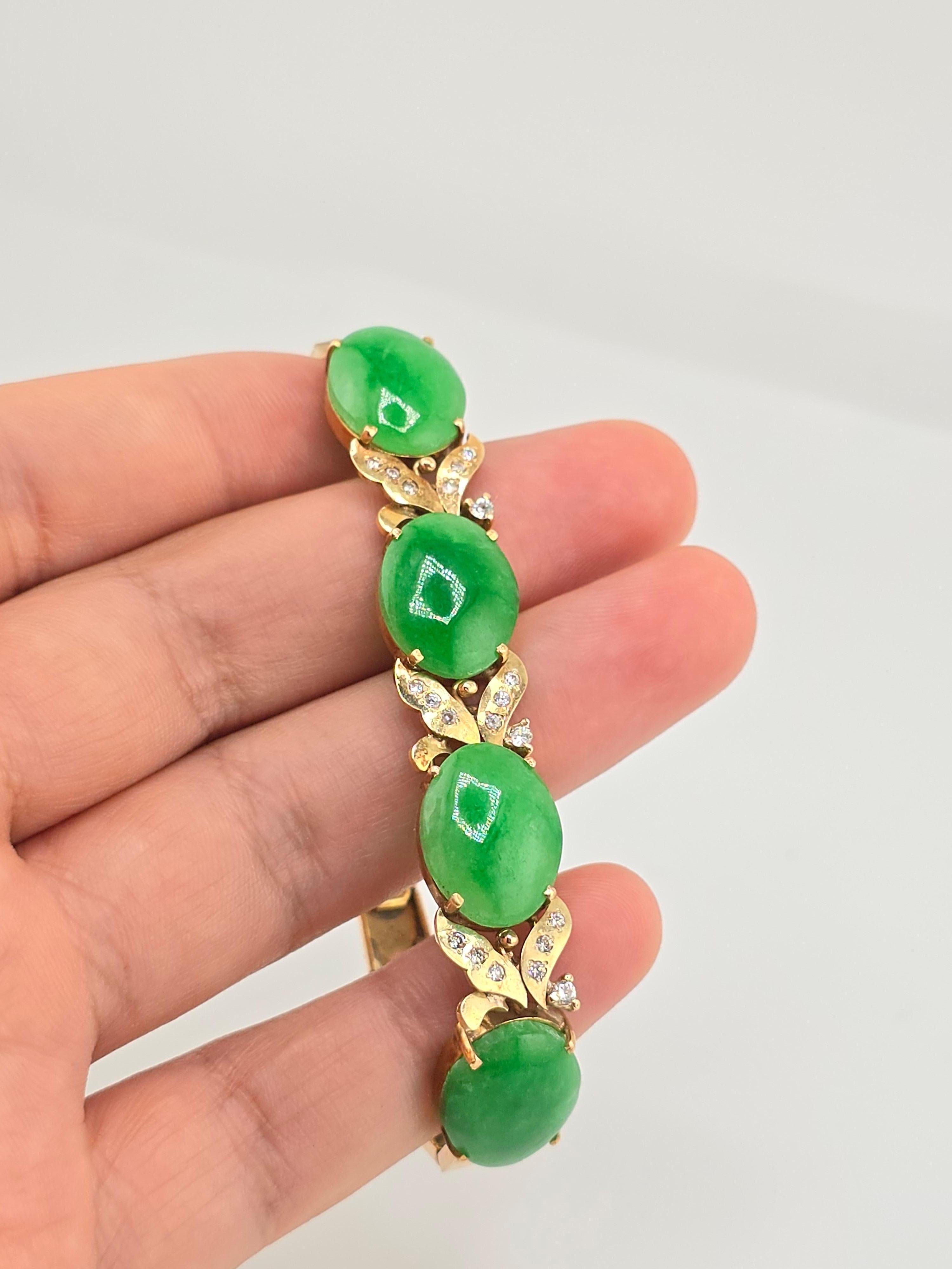 Gorgeous 14K Yellow Gold Diamond & Green Jadeite Jade Bracelet 20.86 Grams For Sale 4