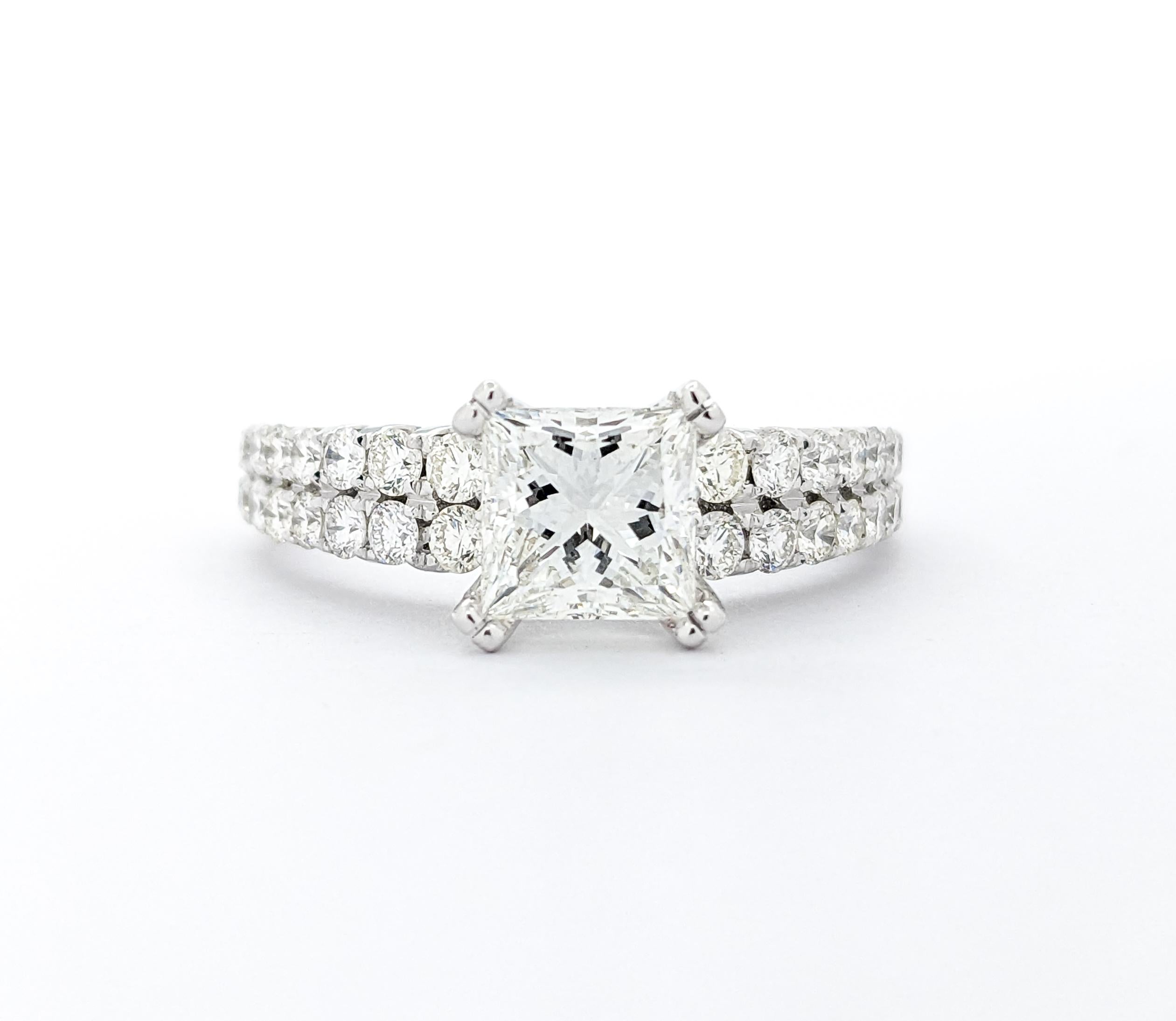 Magnifique bague de fiançailles en or blanc de 1,53 ct de diamant GIA taille princesse en vente 6
