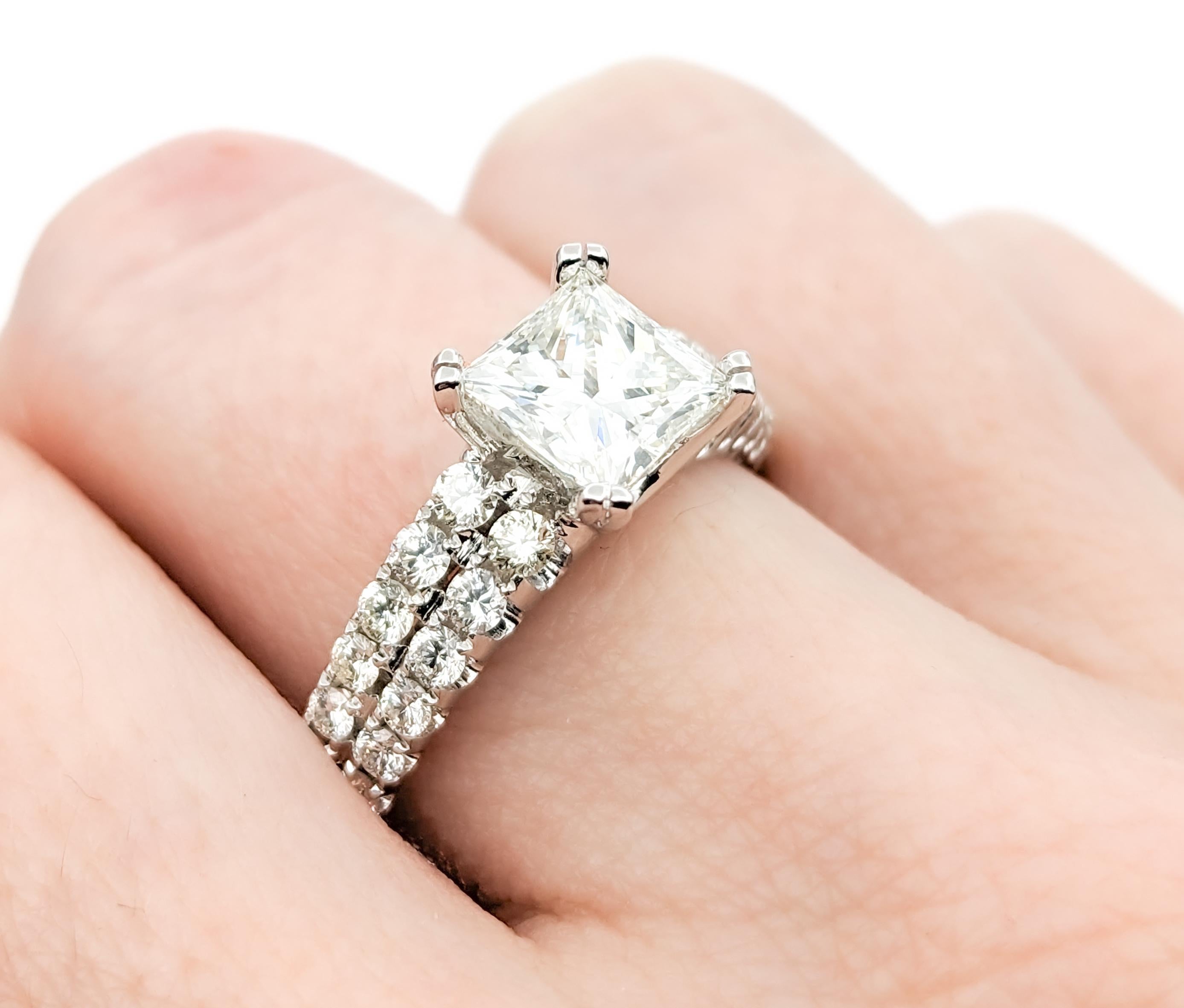 Contemporain Magnifique bague de fiançailles en or blanc de 1,53 ct de diamant GIA taille princesse en vente