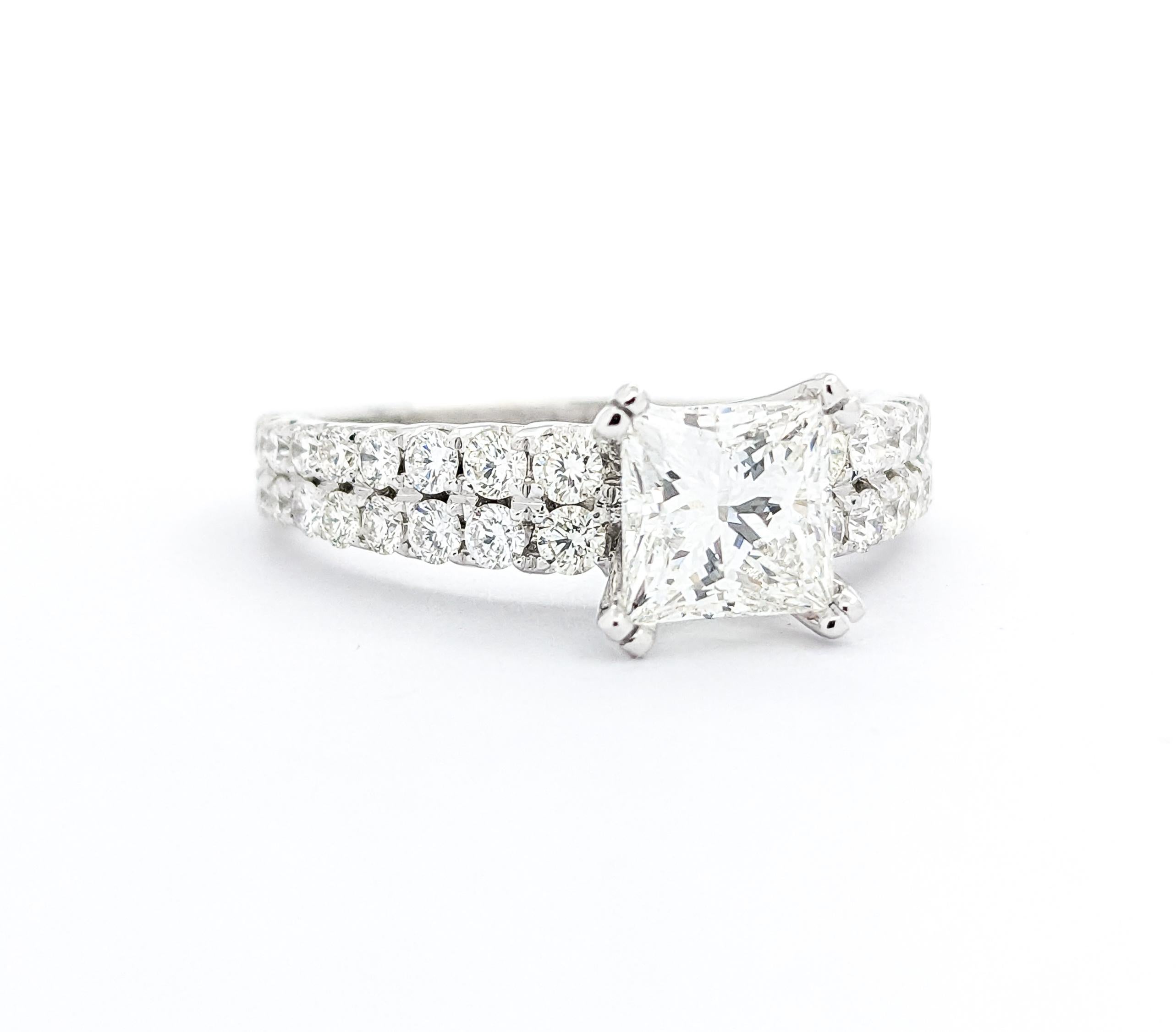 Magnifique bague de fiançailles en or blanc de 1,53 ct de diamant GIA taille princesse en vente 1